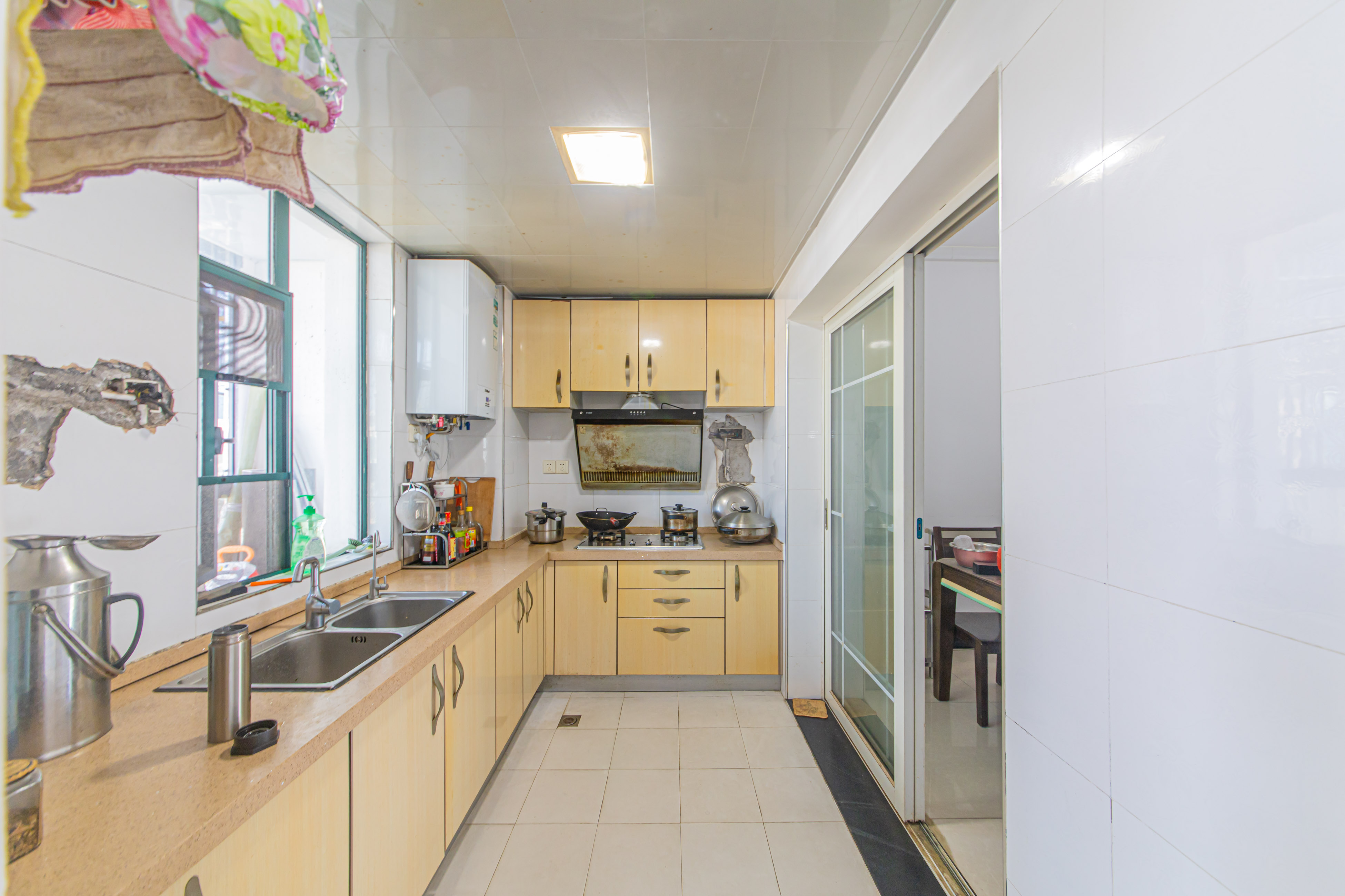 银桂苑 4室2厅1卫 127.7万 银桂苑 4室2厅1卫 127.7万厨房