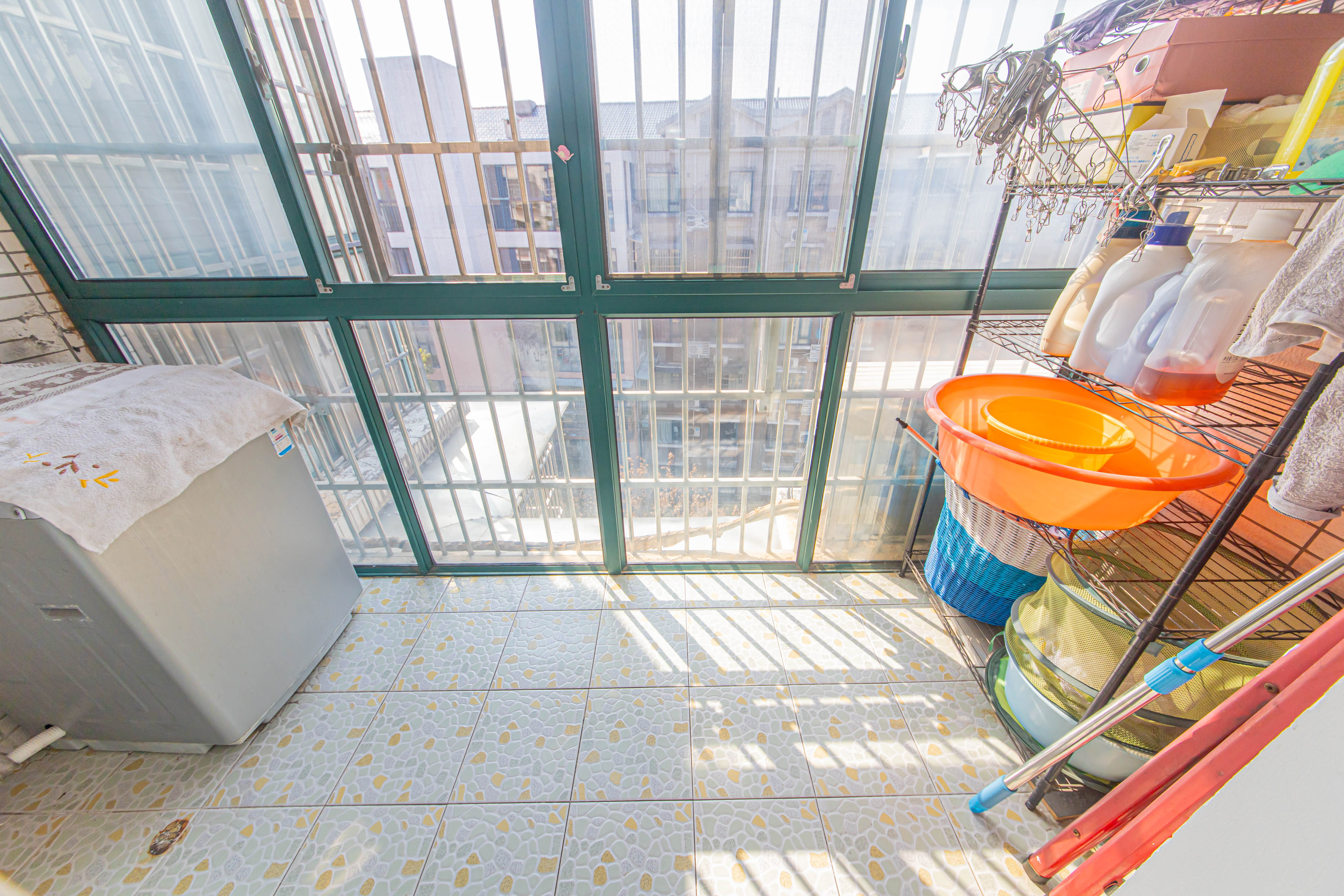 银桂苑 4室2厅1卫 127.7万 银桂苑 4室2厅1卫 127.7万阳台