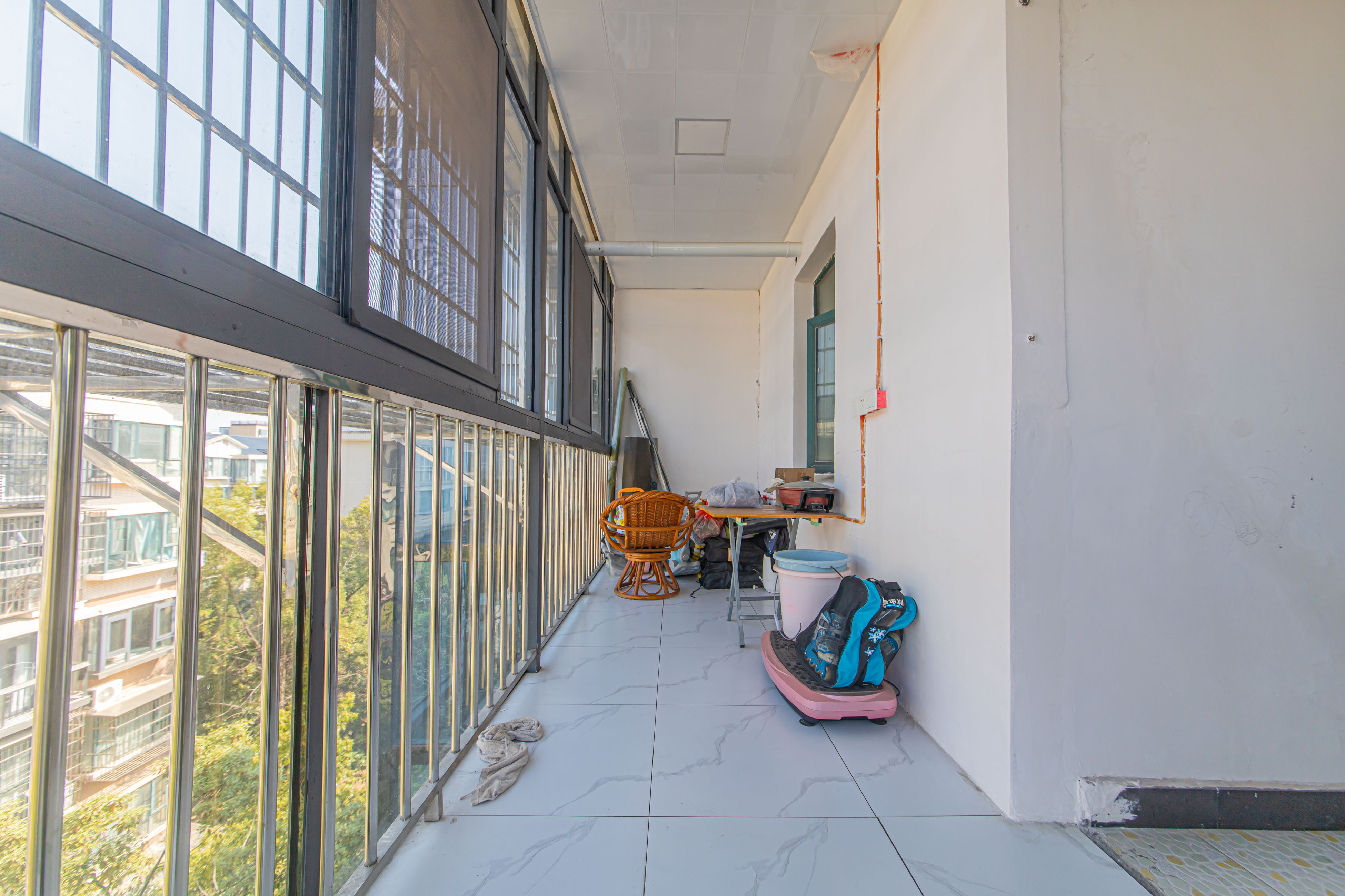 银桂苑 4室2厅1卫 127.7万 银桂苑 4室2厅1卫 127.7万阳台