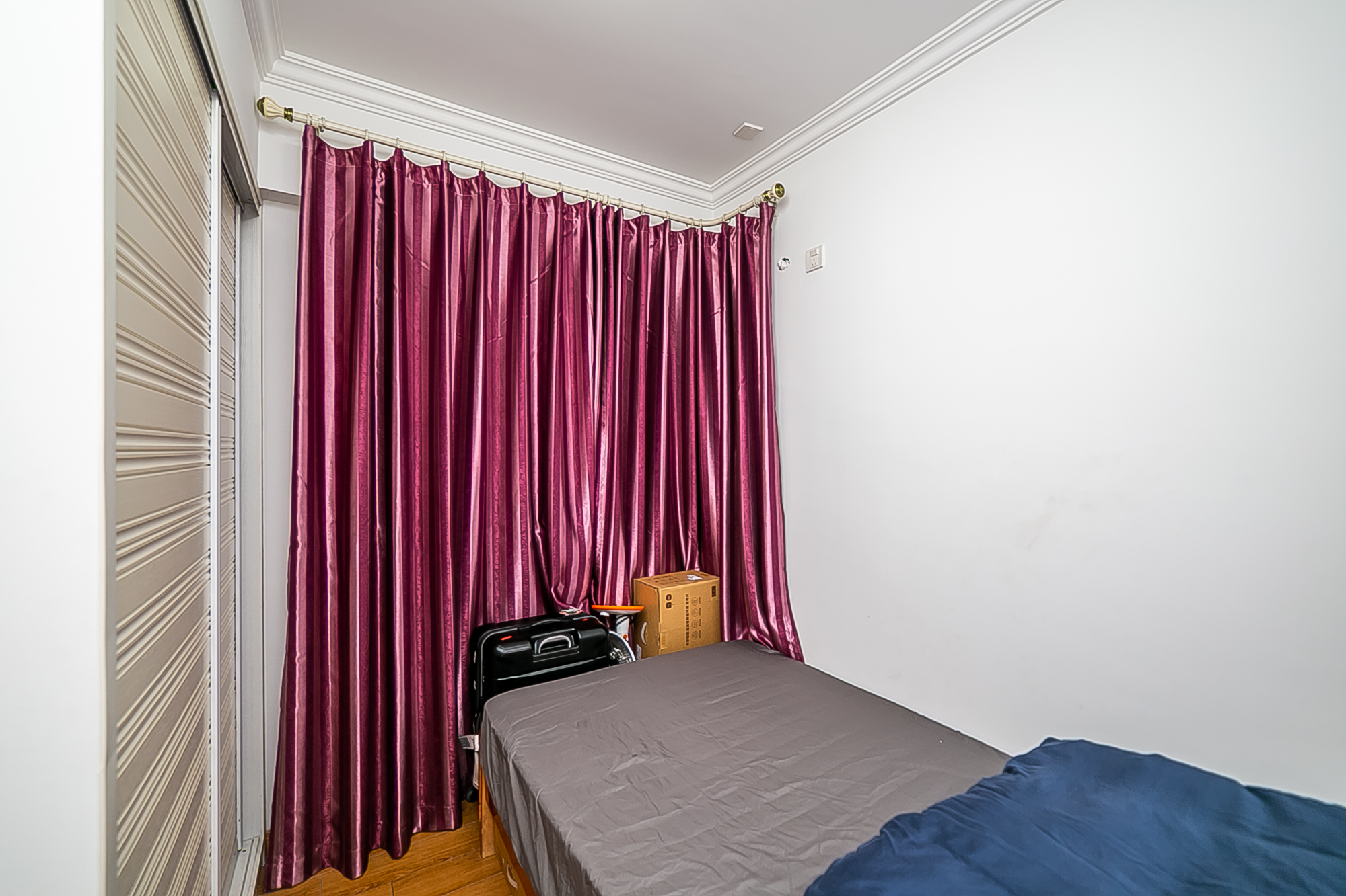 第六都（陆都小区）  2室2厅1卫    105.0万卧室