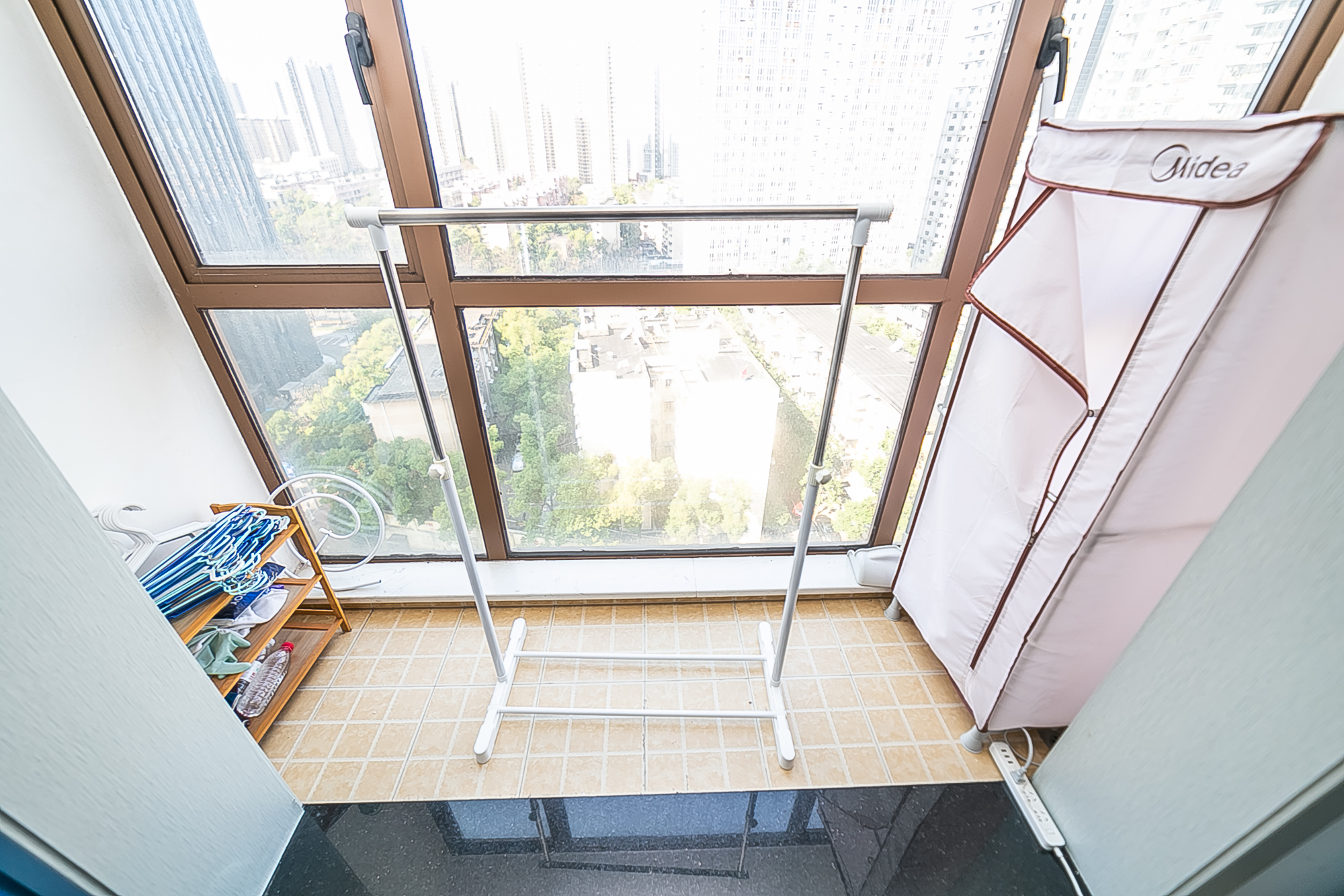 第六都（陆都小区）  2室2厅1卫    105.0万阳台