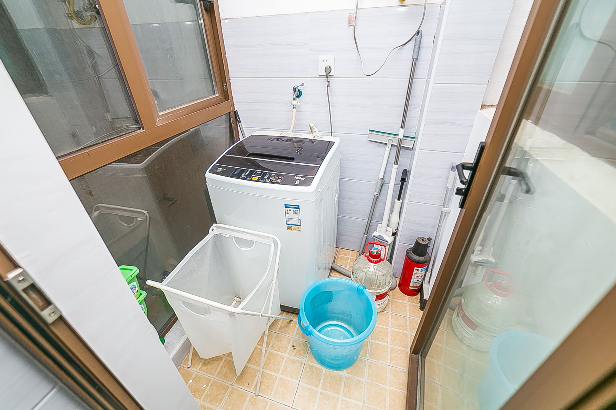 第六都（陆都小区）  2室2厅1卫    105.0万阳台