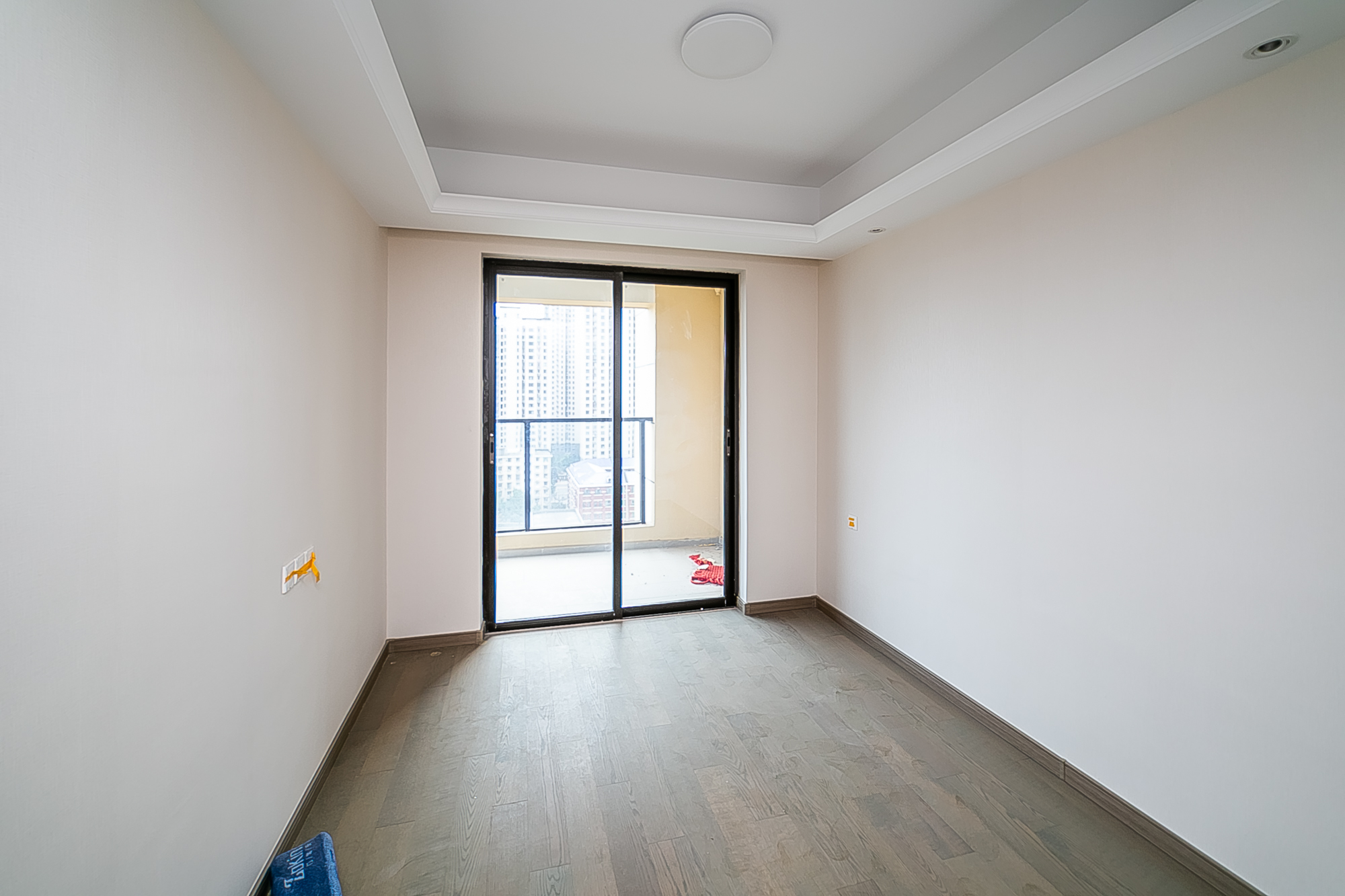 新力铂园(江山云著)  3室2厅2卫    129.8万 新力铂园(江山云著)  3室2厅2卫    129.8万卧室