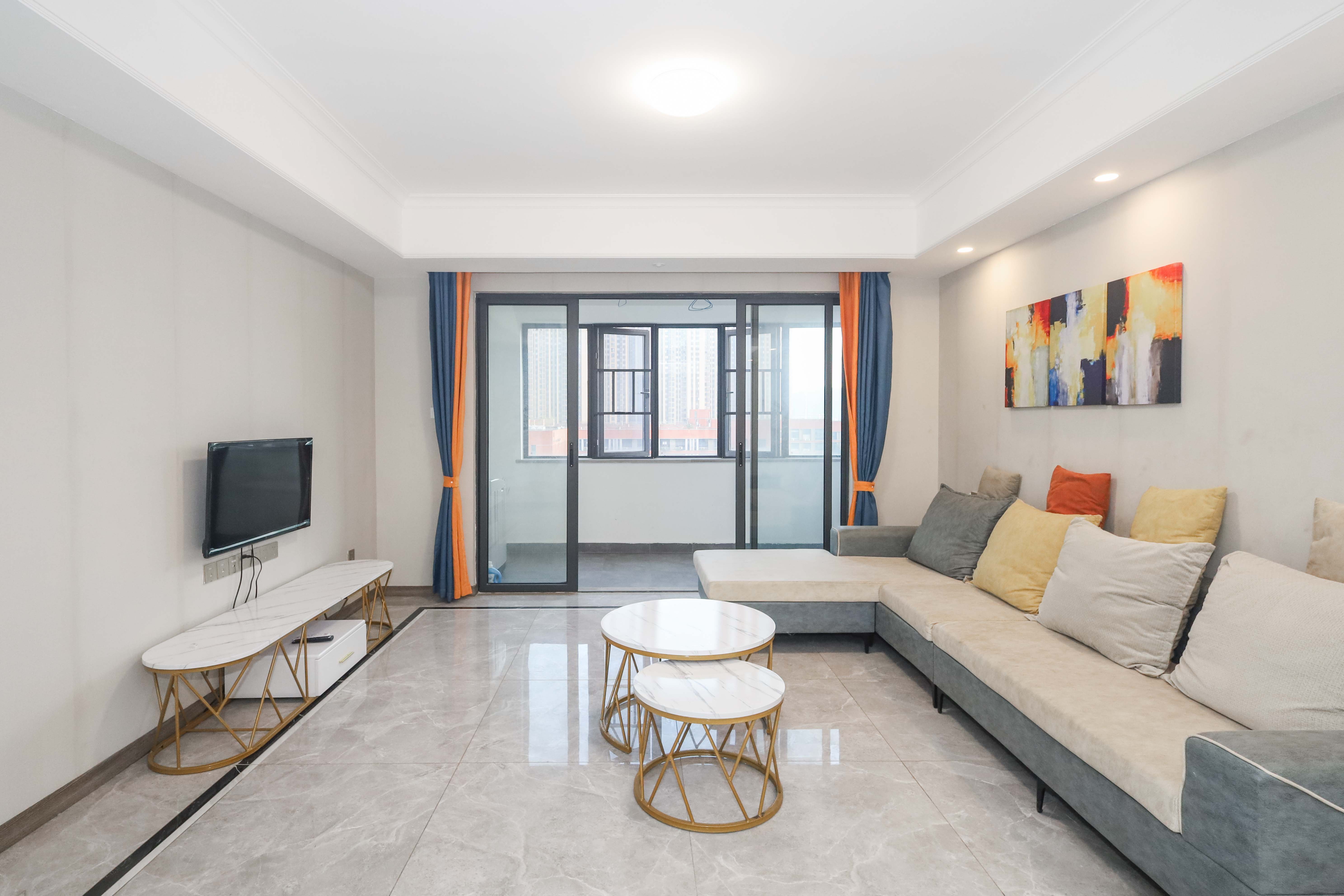 梦想新天地 3室2厅2卫 135.0万 梦想新天地 3室2厅2卫 135.0万客厅