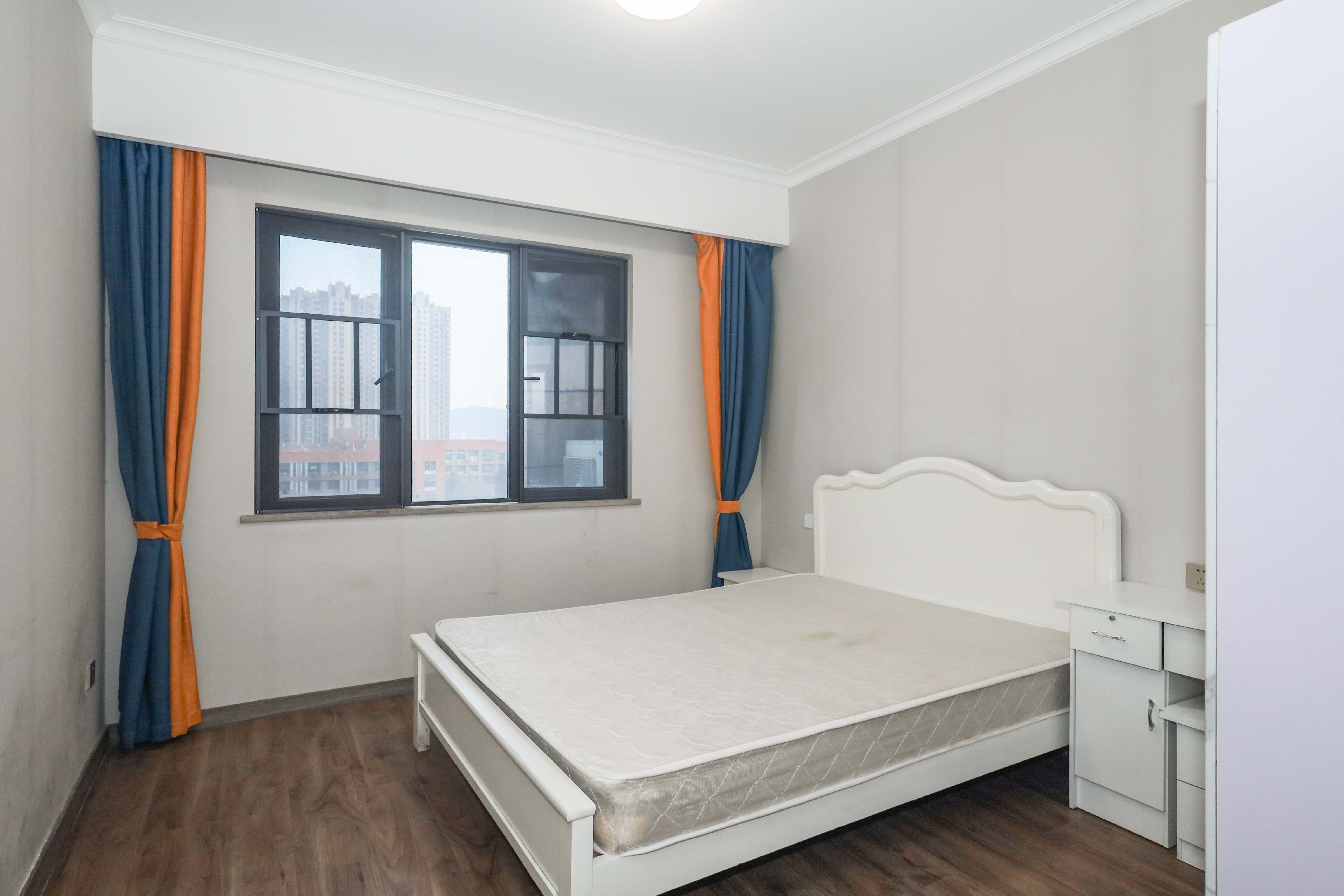 梦想新天地 3室2厅2卫 135.0万 梦想新天地 3室2厅2卫 135.0万卧室