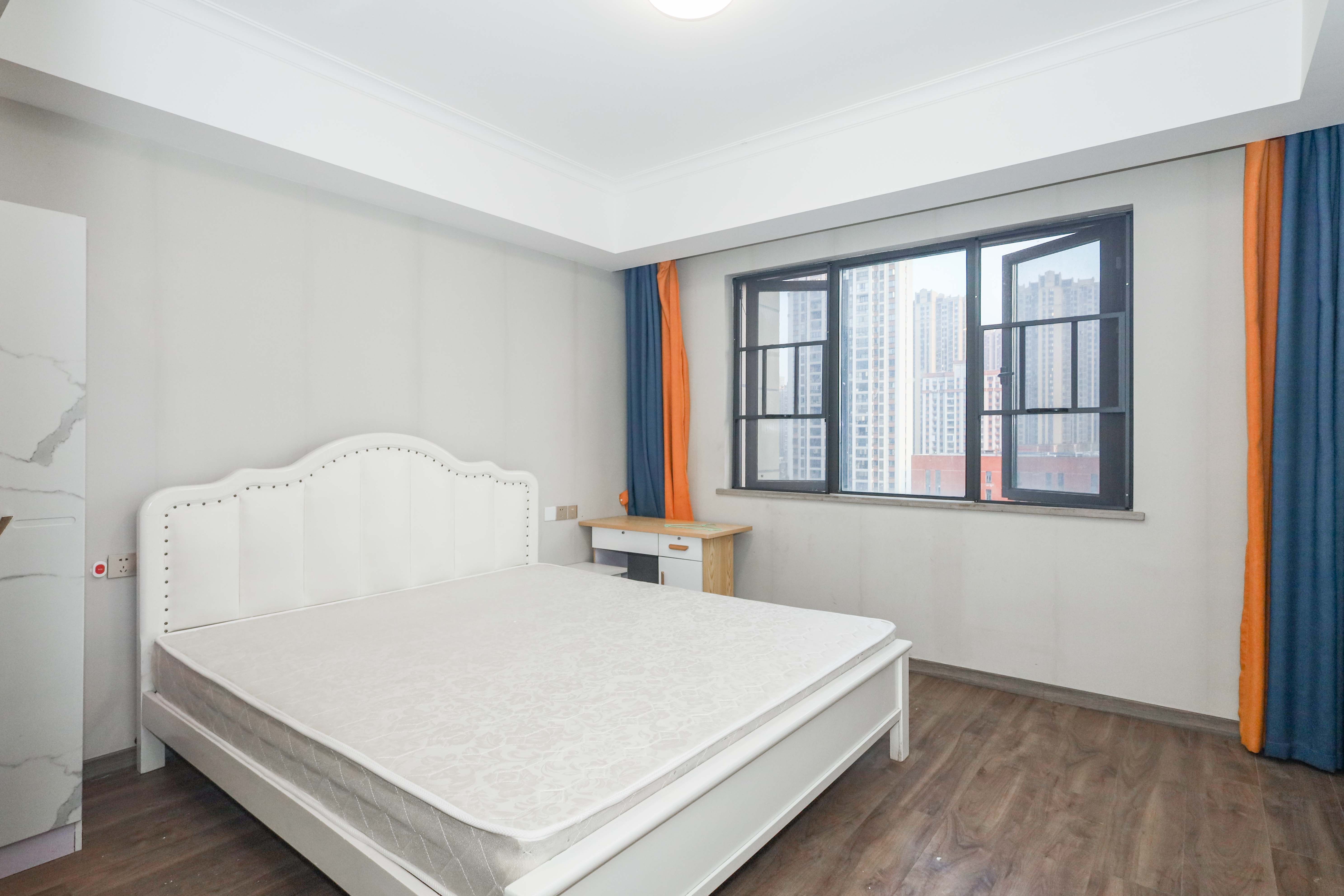 梦想新天地 3室2厅2卫 135.0万 梦想新天地 3室2厅2卫 135.0万卧室