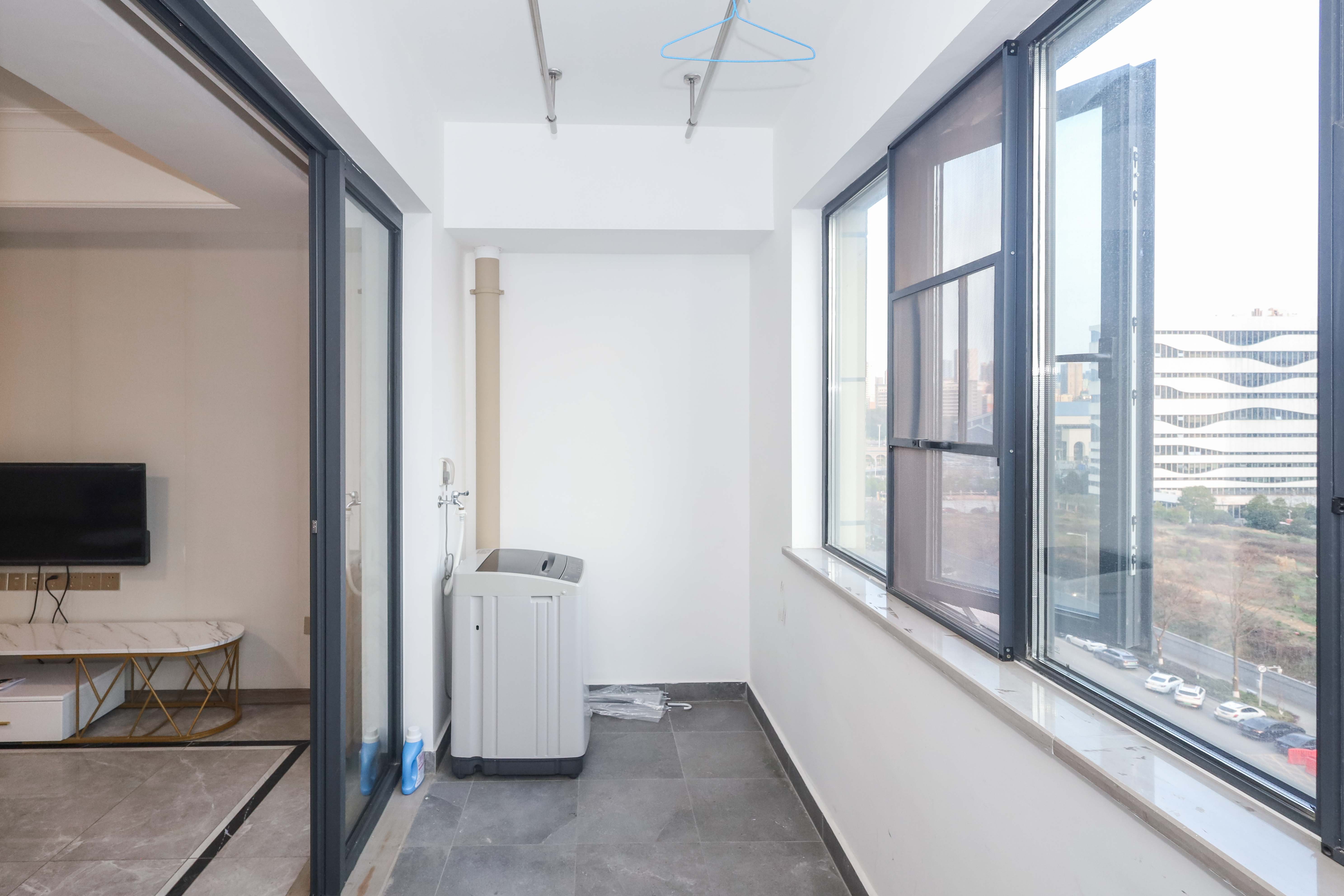 梦想新天地  3室2厅2卫    135.0万阳台