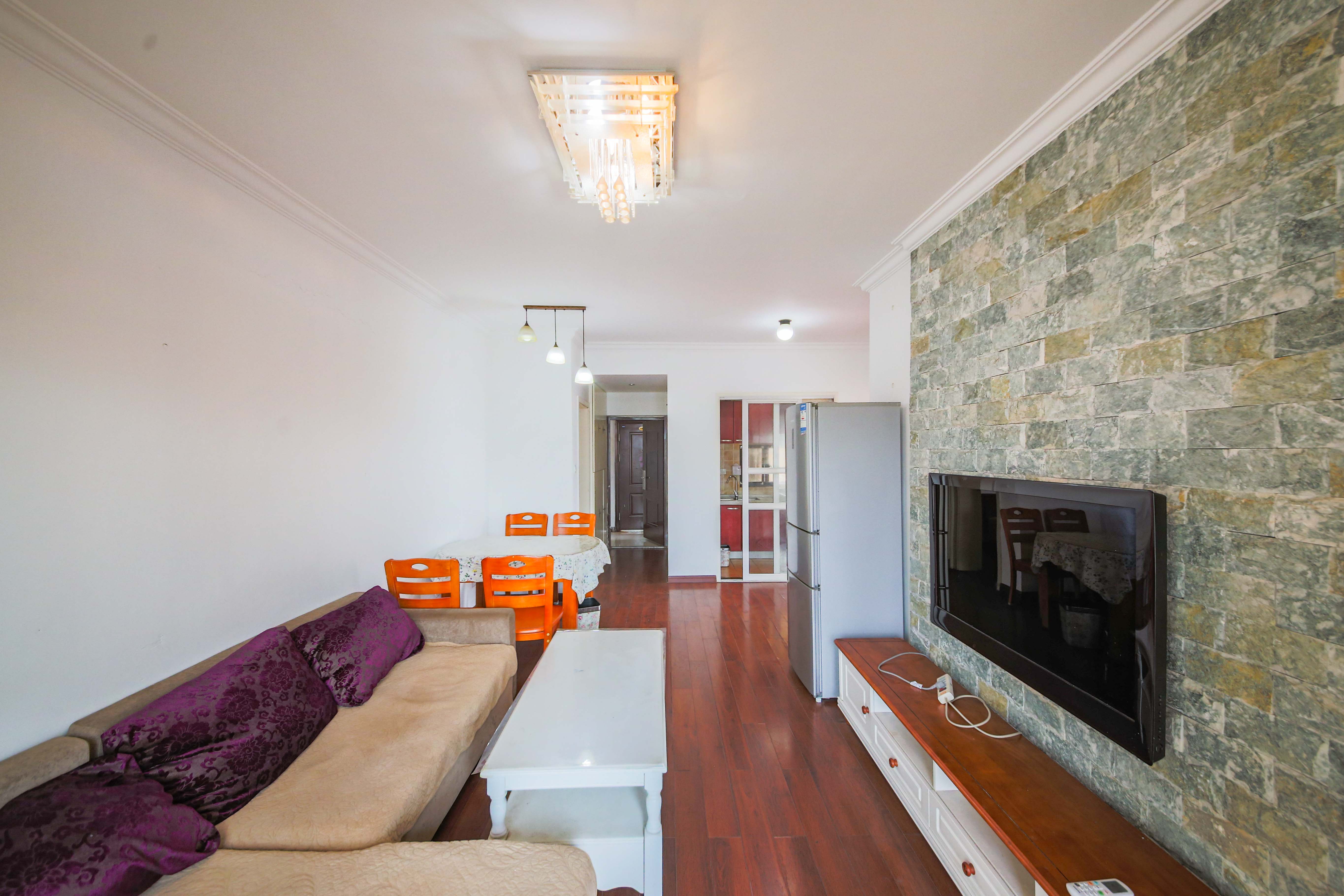 上峰苑(兰亭玥岛)  3室2厅1卫    58.0万 上峰苑(兰亭玥岛)  3室2厅1卫    58.0万客厅