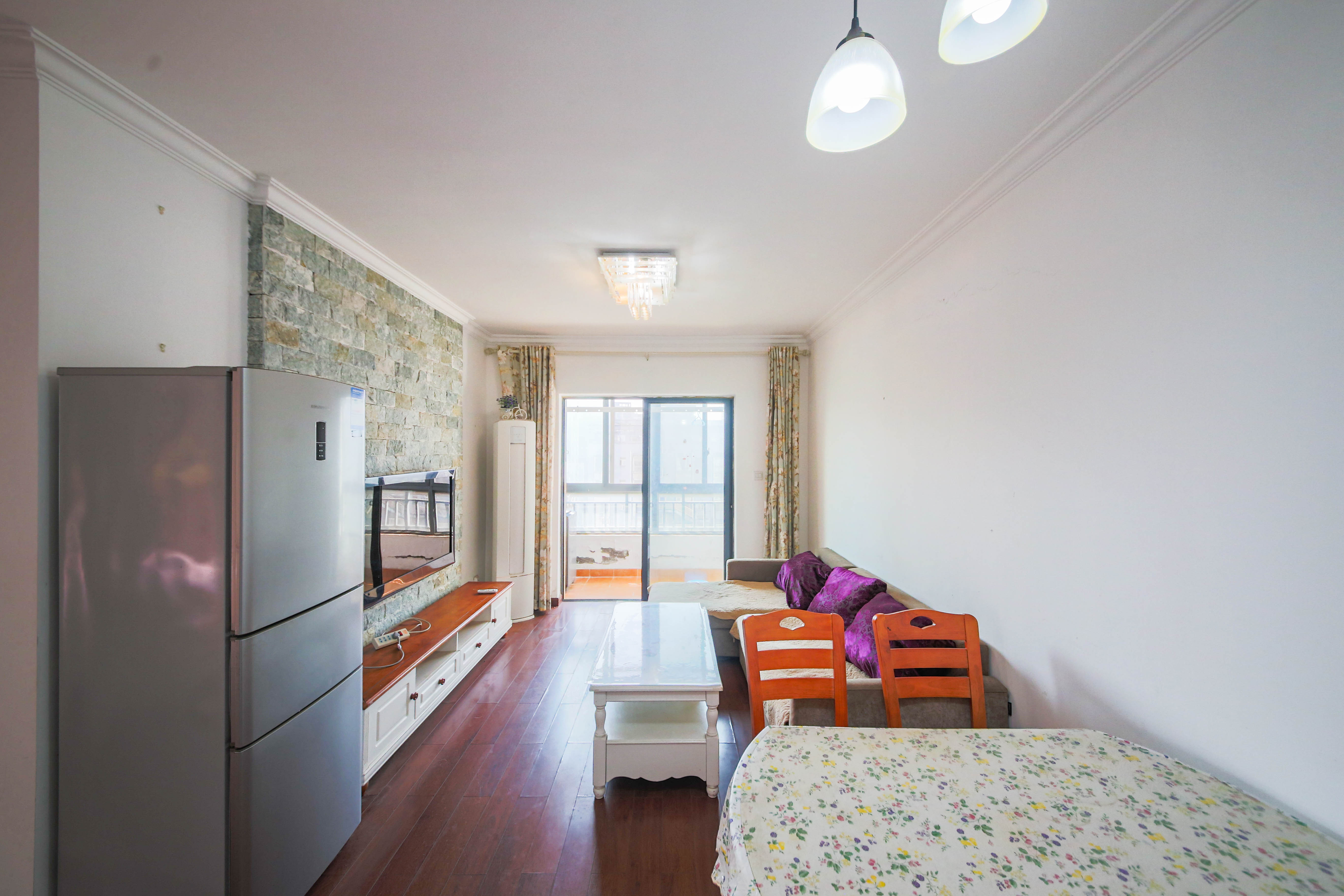 上峰苑(兰亭玥岛)  3室2厅1卫    58.0万 上峰苑(兰亭玥岛)  3室2厅1卫    58.0万客厅