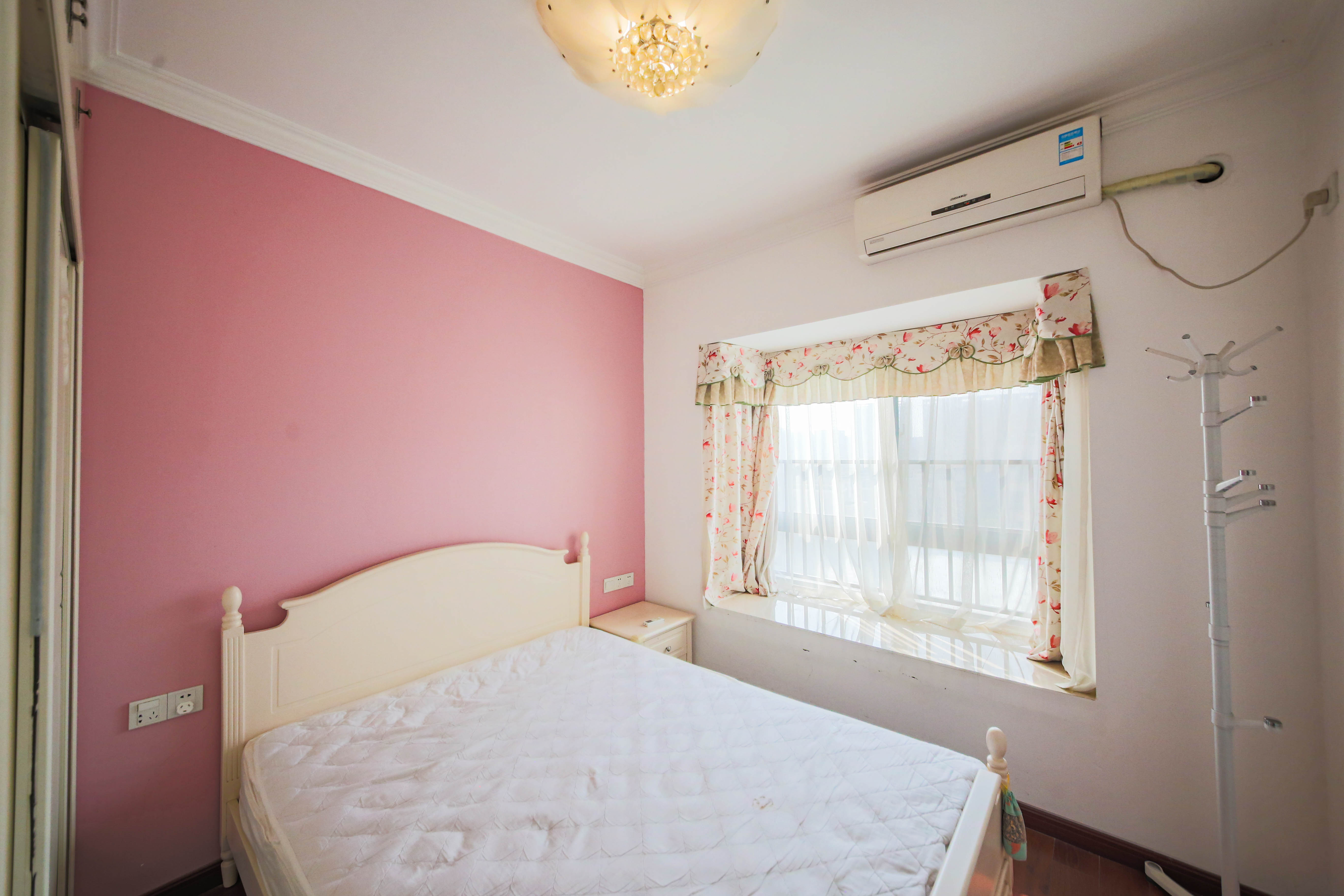 上峰苑(兰亭玥岛)  3室2厅1卫    58.0万 上峰苑(兰亭玥岛)  3室2厅1卫    58.0万卧室