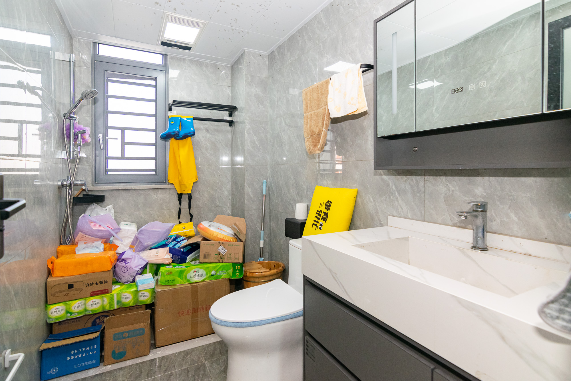 新华联梦想城  4室2厅1卫    108.0万 新华联梦想城  4室2厅1卫    108.0万卫生间