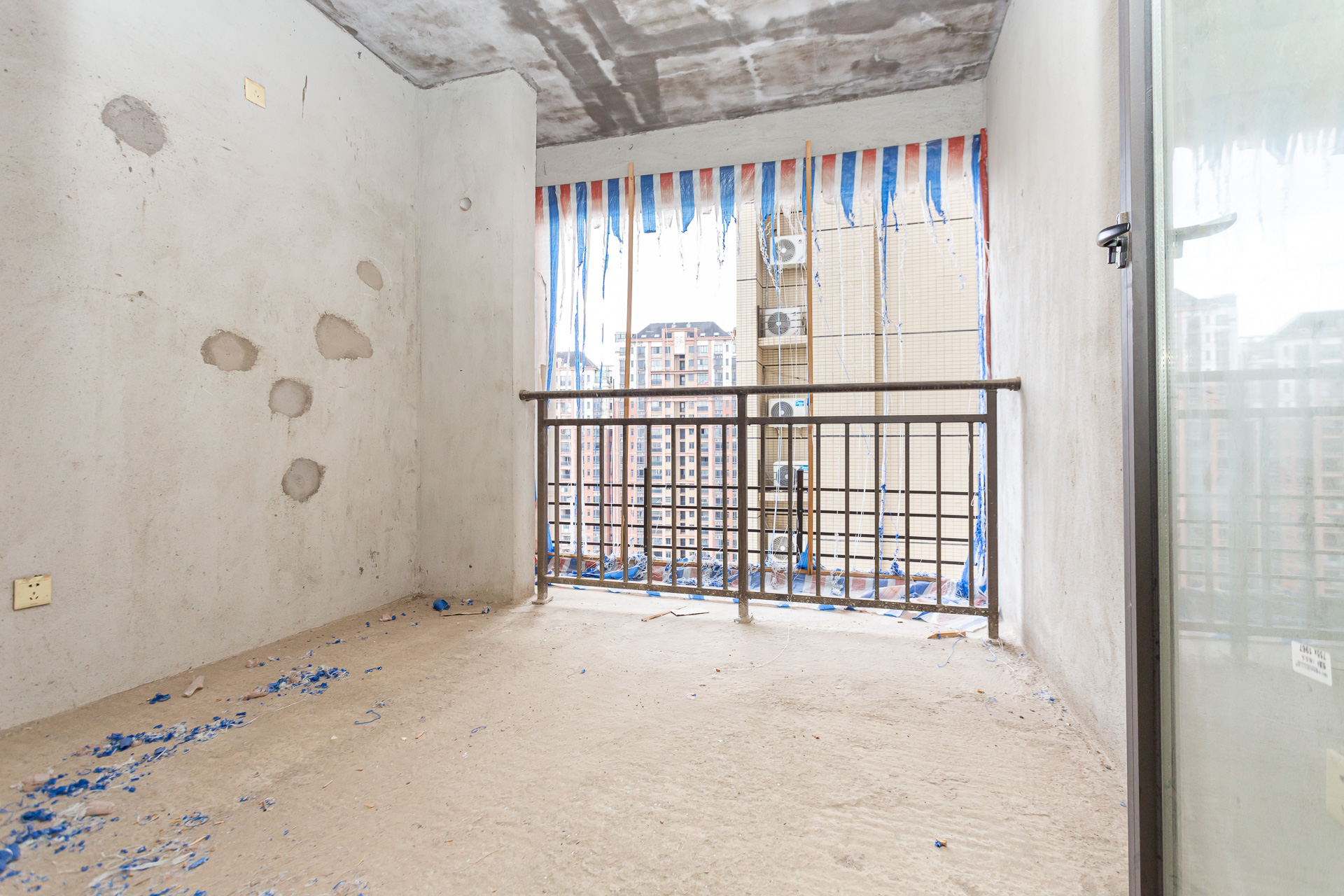 乾源国际  3室2厅2卫    78.0万 乾源国际  3室2厅2卫    78.0万卧室