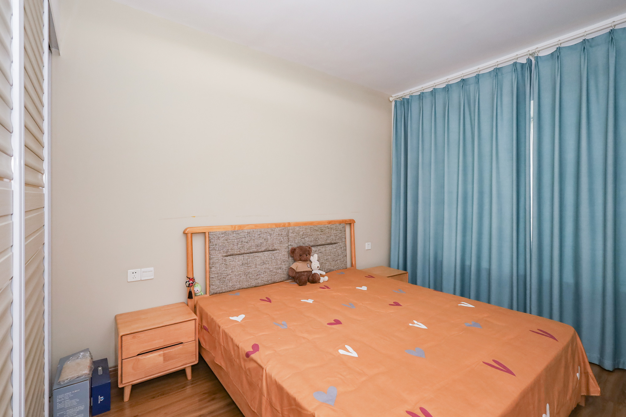 钰龙天下二期(钰龙佳园)  5室2厅2卫    290.0万 钰龙天下二期(钰龙佳园)  5室2厅2卫    290.0万卧室