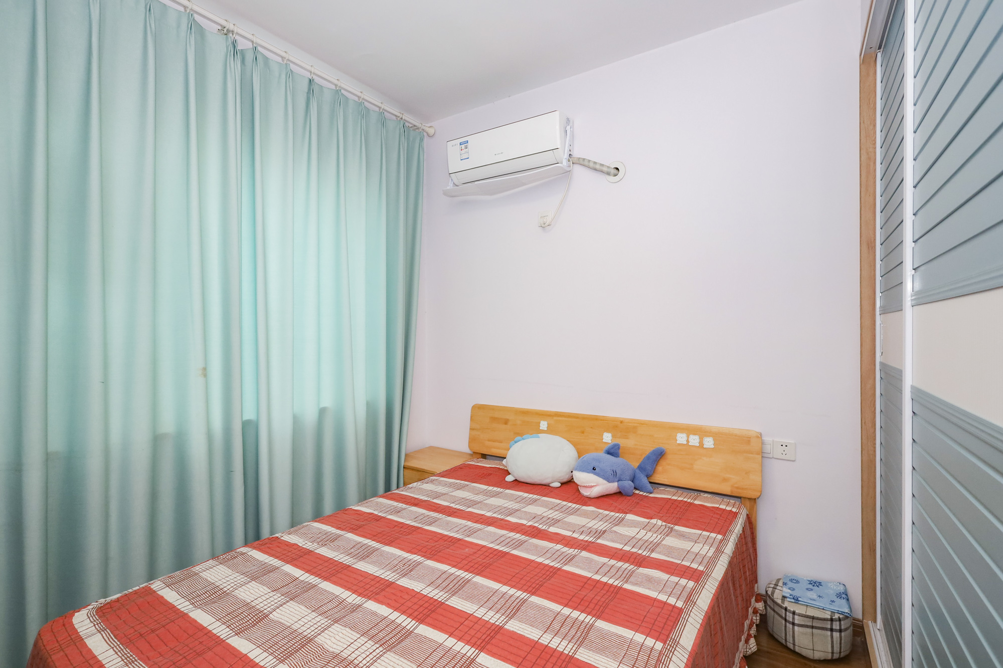 钰龙天下二期(钰龙佳园)  5室2厅2卫    290.0万 钰龙天下二期(钰龙佳园)  5室2厅2卫    290.0万卧室