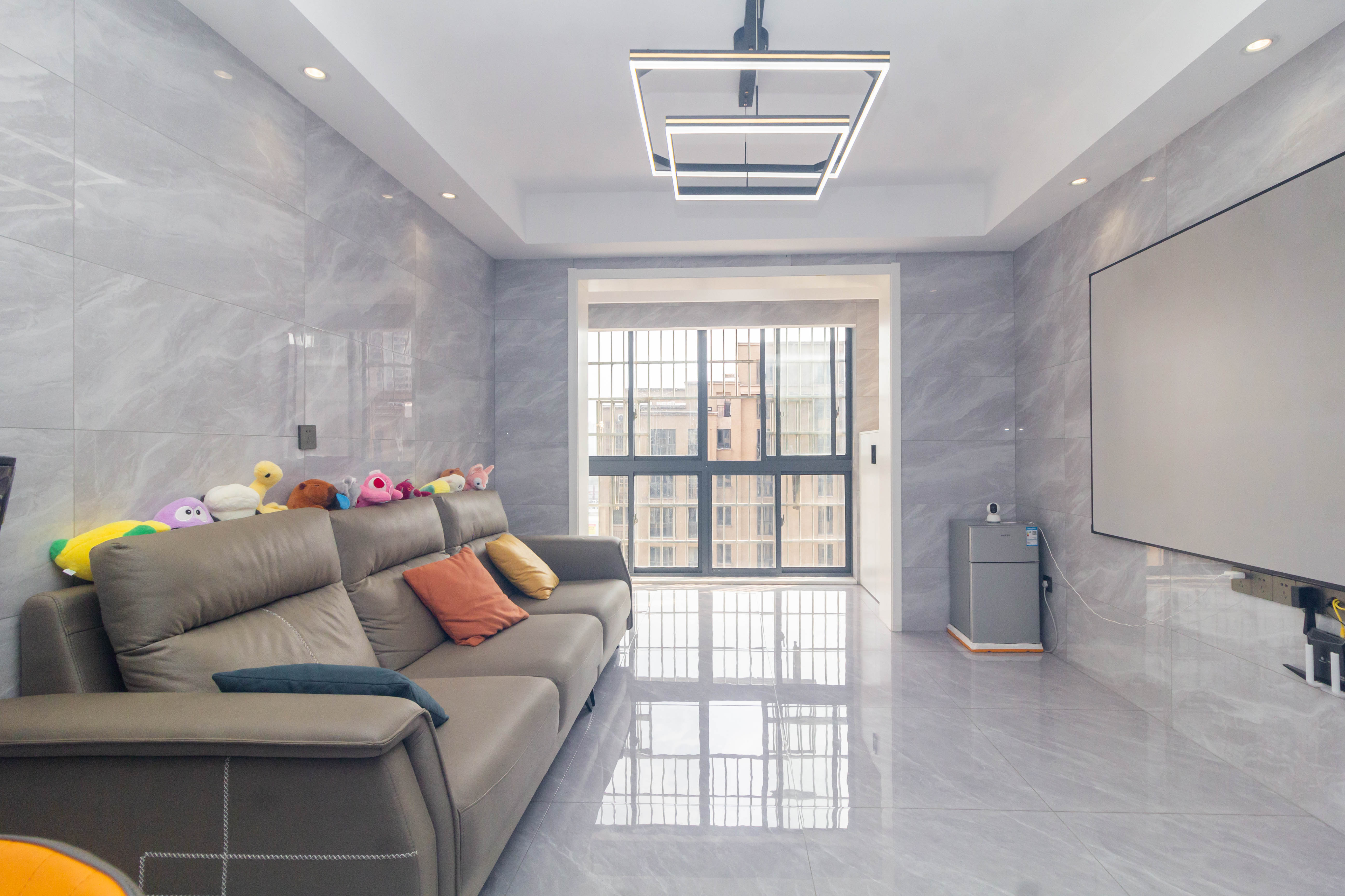 东岸梅园小区 3室1厅1卫 63.8万 东岸梅园小区 3室1厅1卫 63.8万客厅