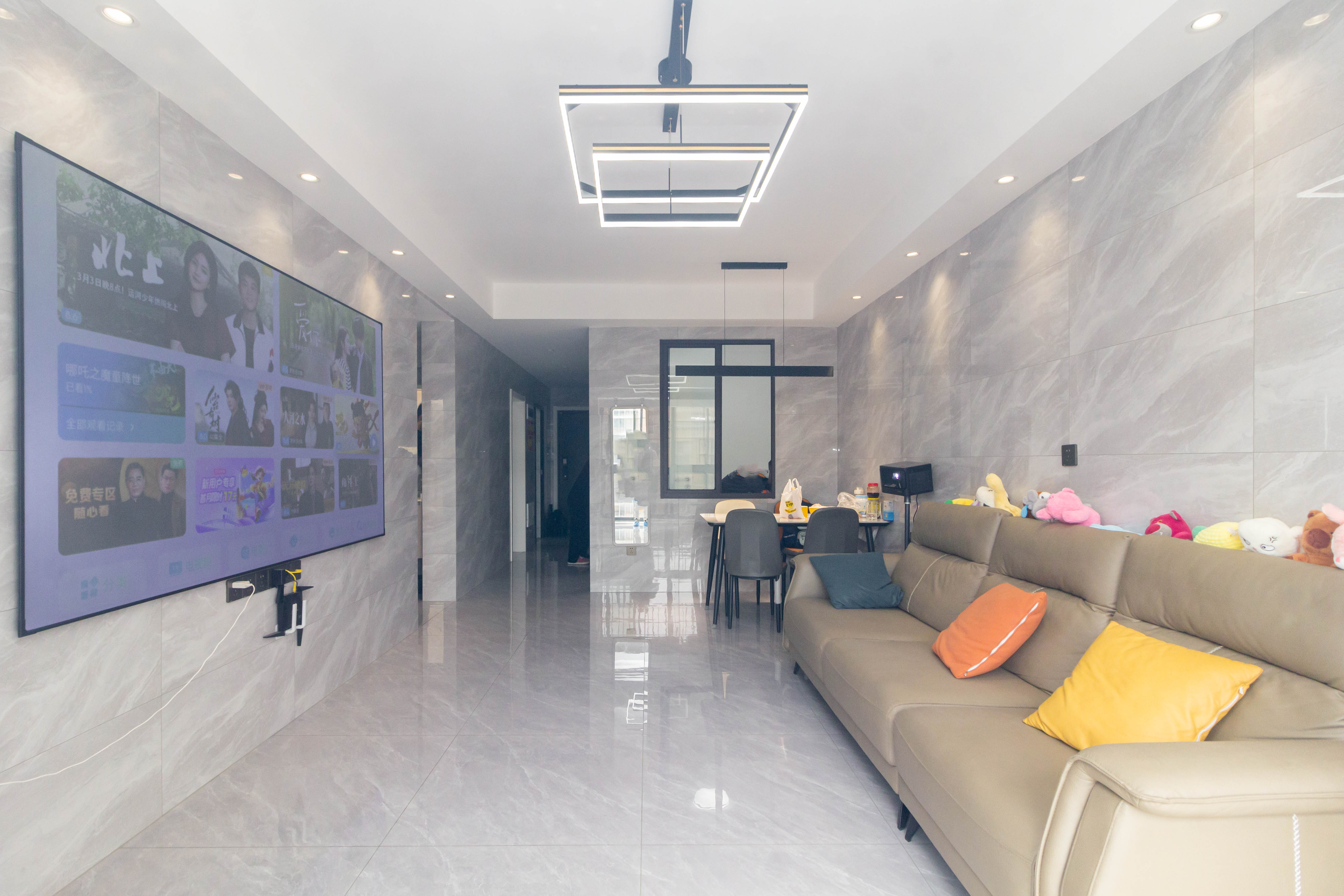 东岸梅园小区 3室1厅1卫 63.8万 东岸梅园小区 3室1厅1卫 63.8万客厅