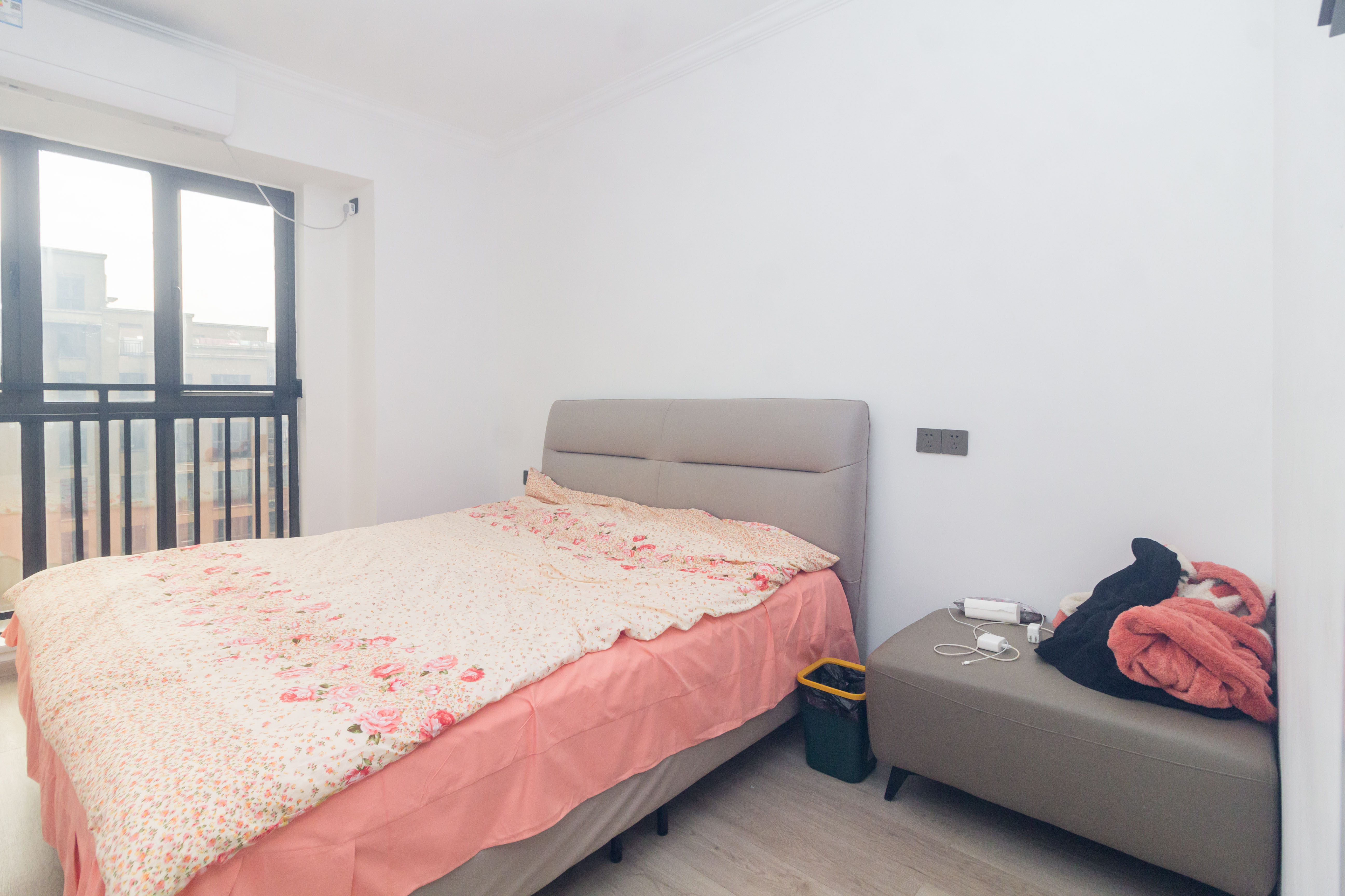 东岸梅园小区 3室1厅1卫 63.8万 东岸梅园小区 3室1厅1卫 63.8万卧室