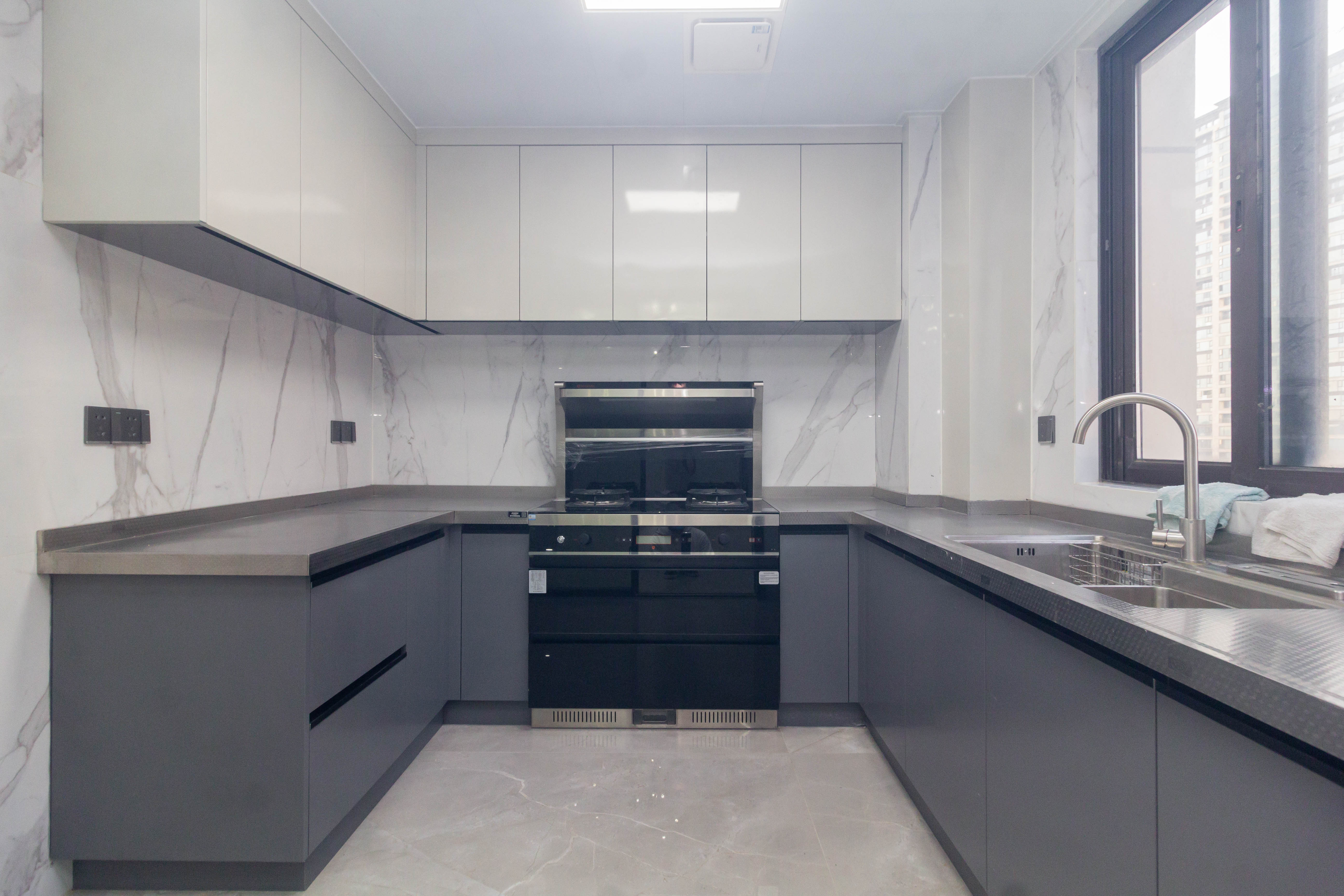 龙湖碧桂园天宸原著  4室2厅2卫    260.0万 龙湖碧桂园天宸原著  4室2厅2卫    260.0万厨房