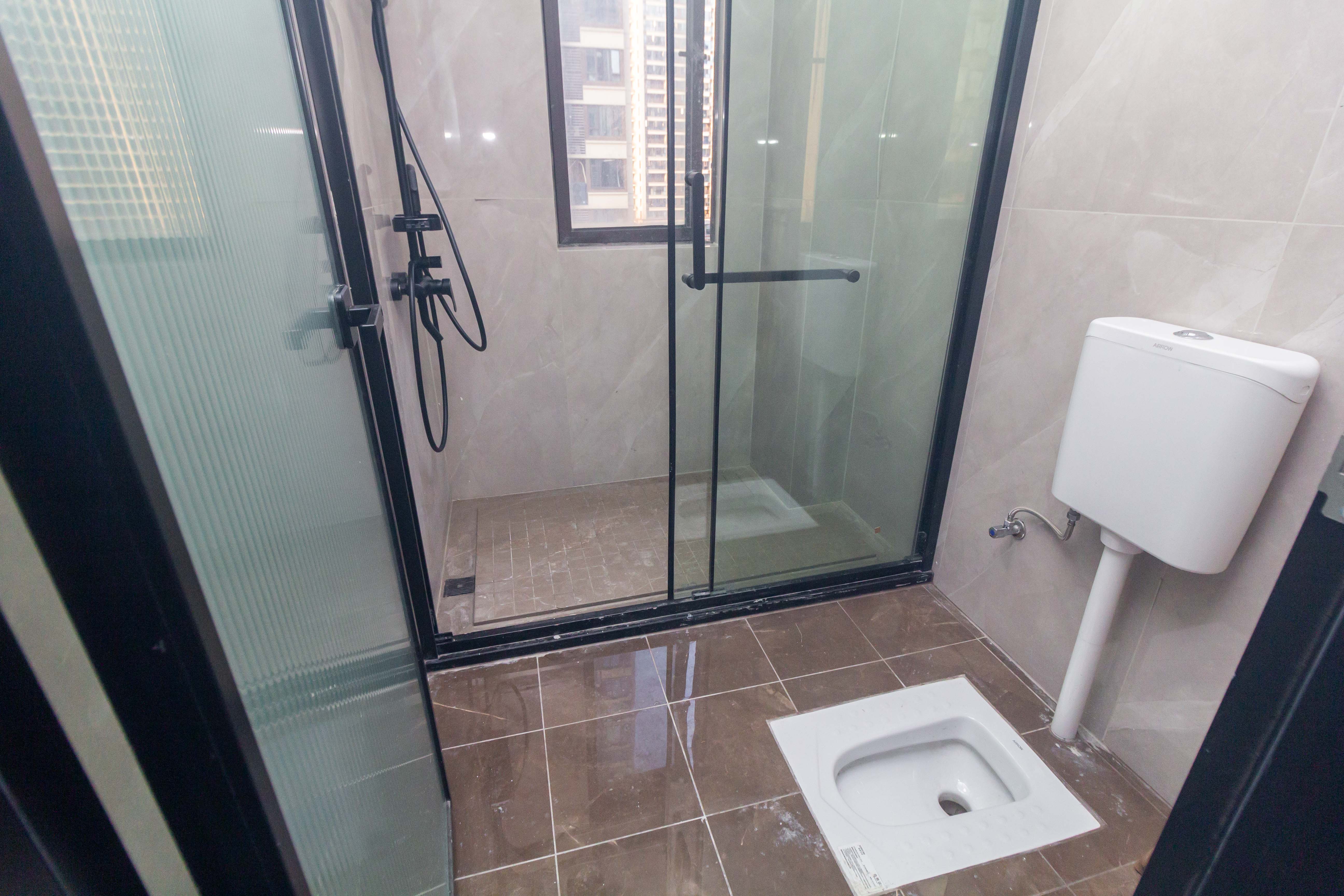 龙湖碧桂园天宸原著  4室2厅2卫    260.0万 龙湖碧桂园天宸原著  4室2厅2卫    260.0万卫生间