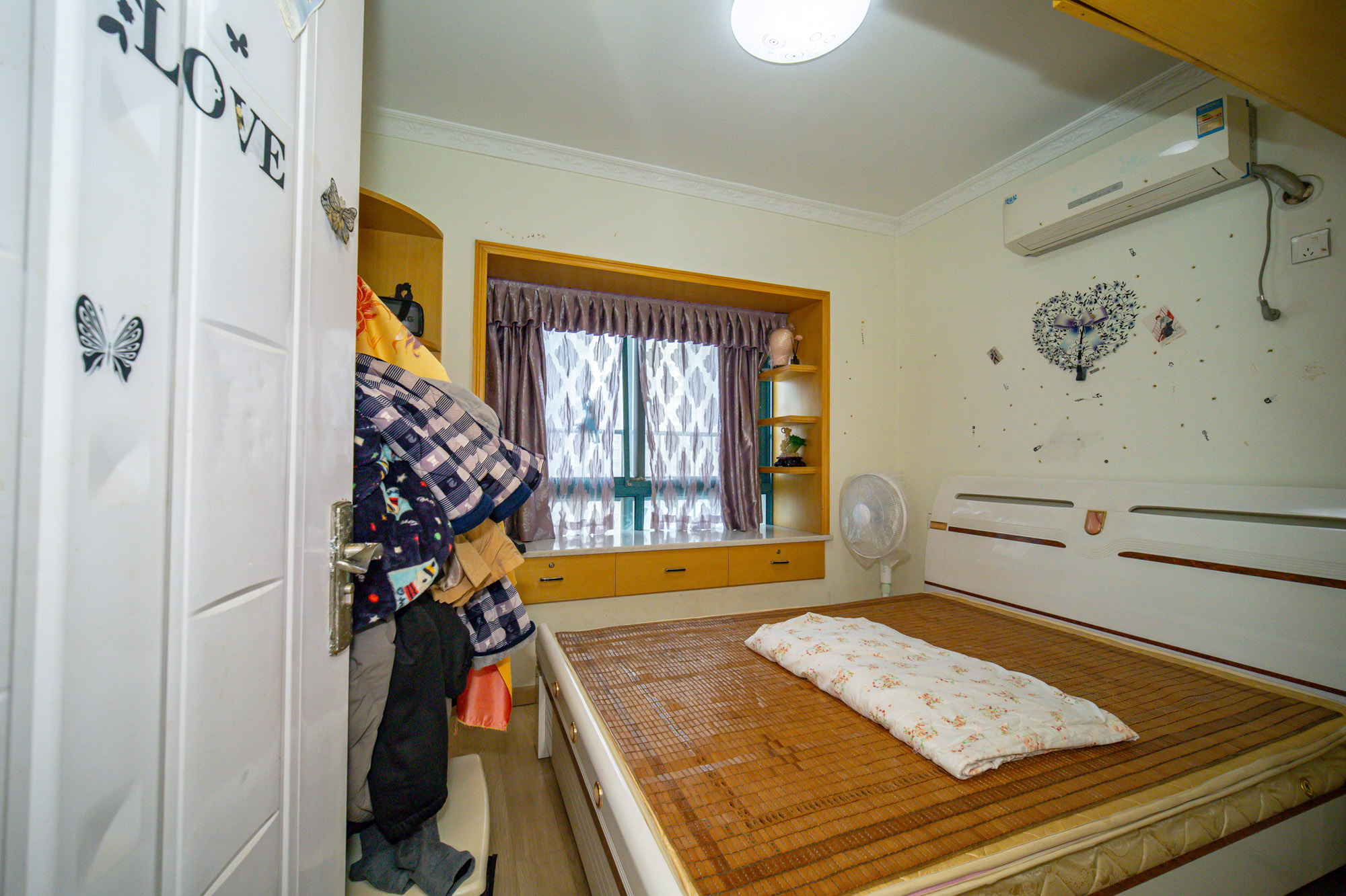 蝴蝶谷 3室2厅1卫 50.0万 蝴蝶谷 3室2厅1卫 50.0万卧室