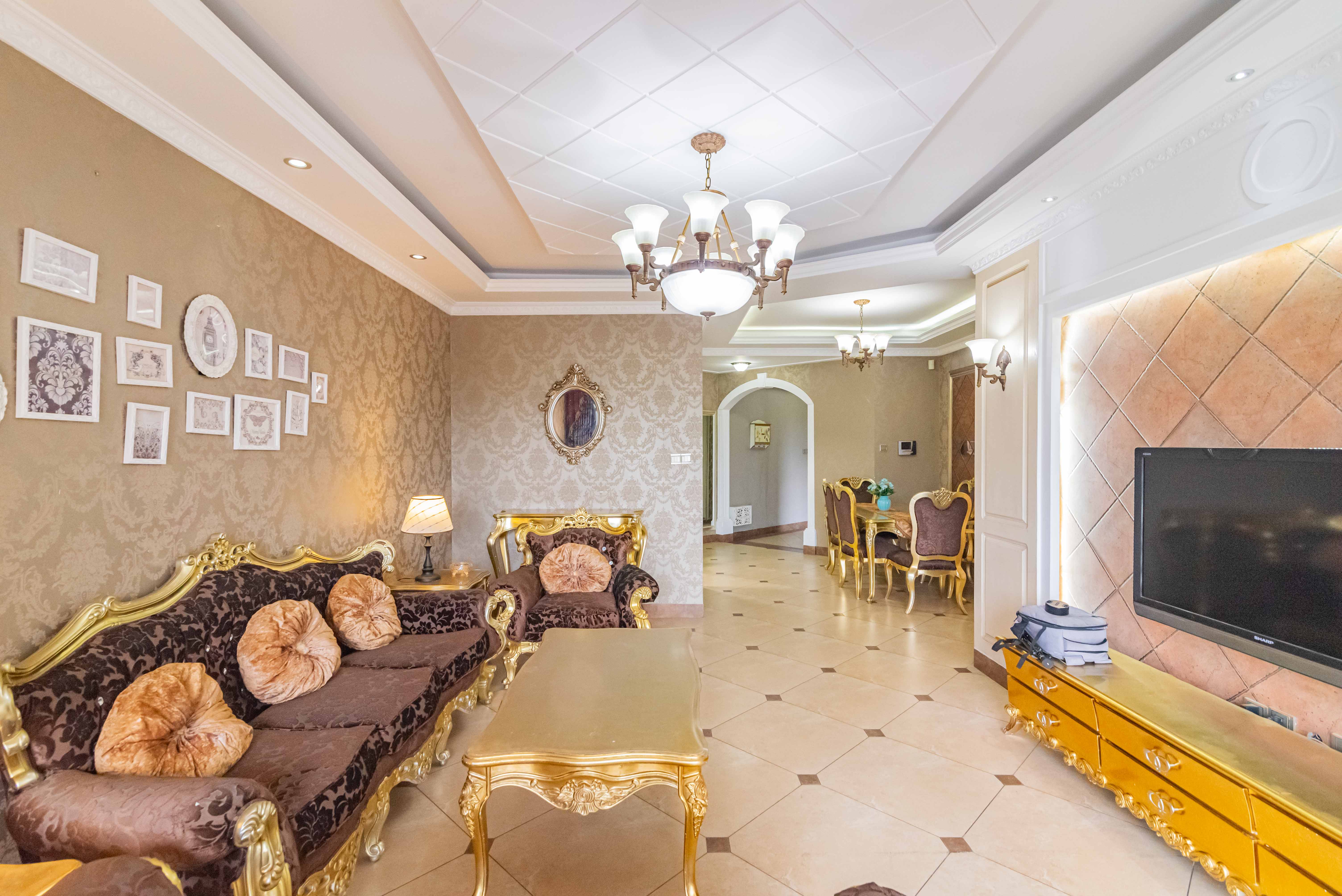 藏珑湖上国际花园  3室2厅2卫    138.0万 藏珑湖上国际花园  3室2厅2卫    138.0万