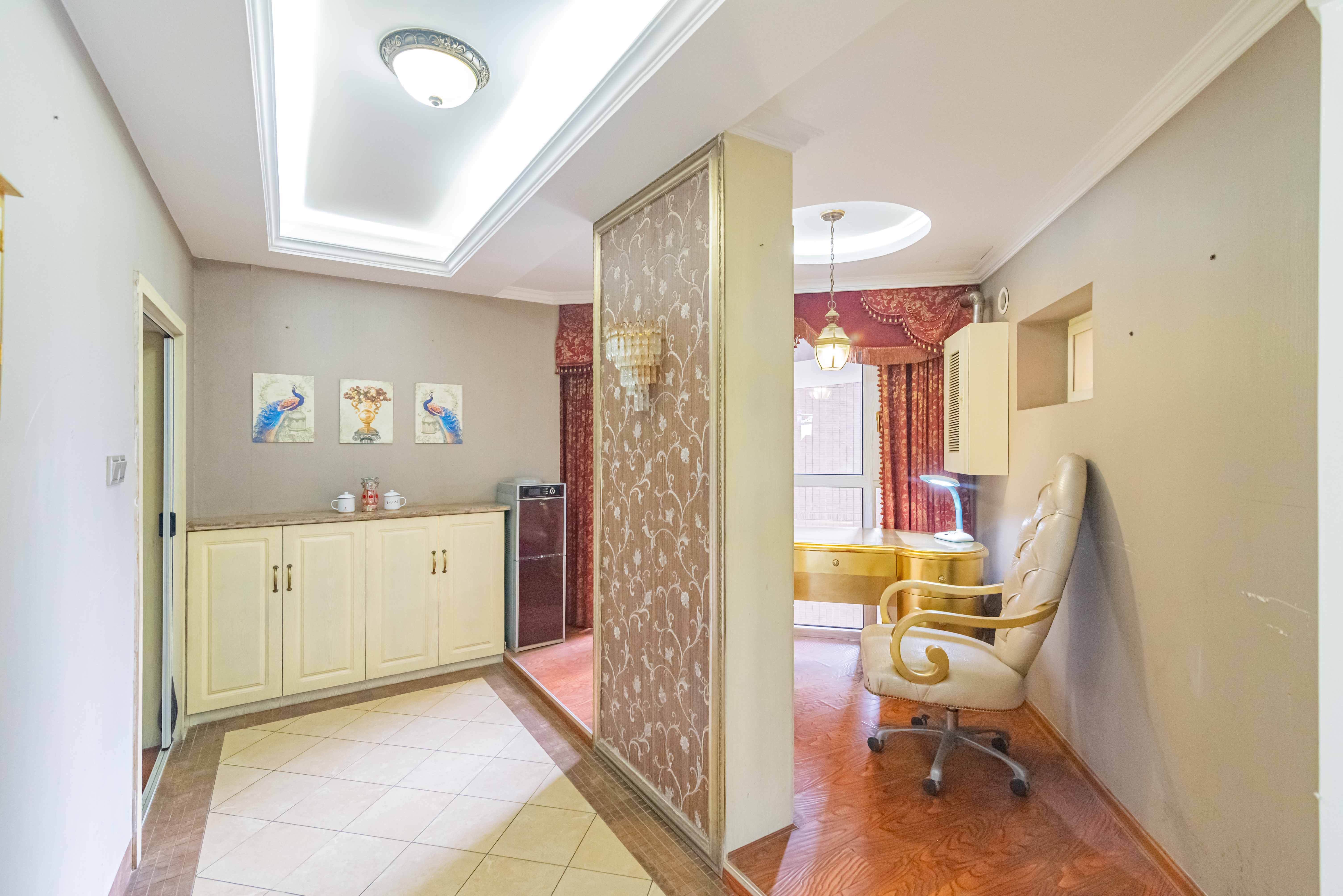 藏珑湖上国际花园  3室2厅2卫    138.0万 藏珑湖上国际花园  3室2厅2卫    138.0万其他