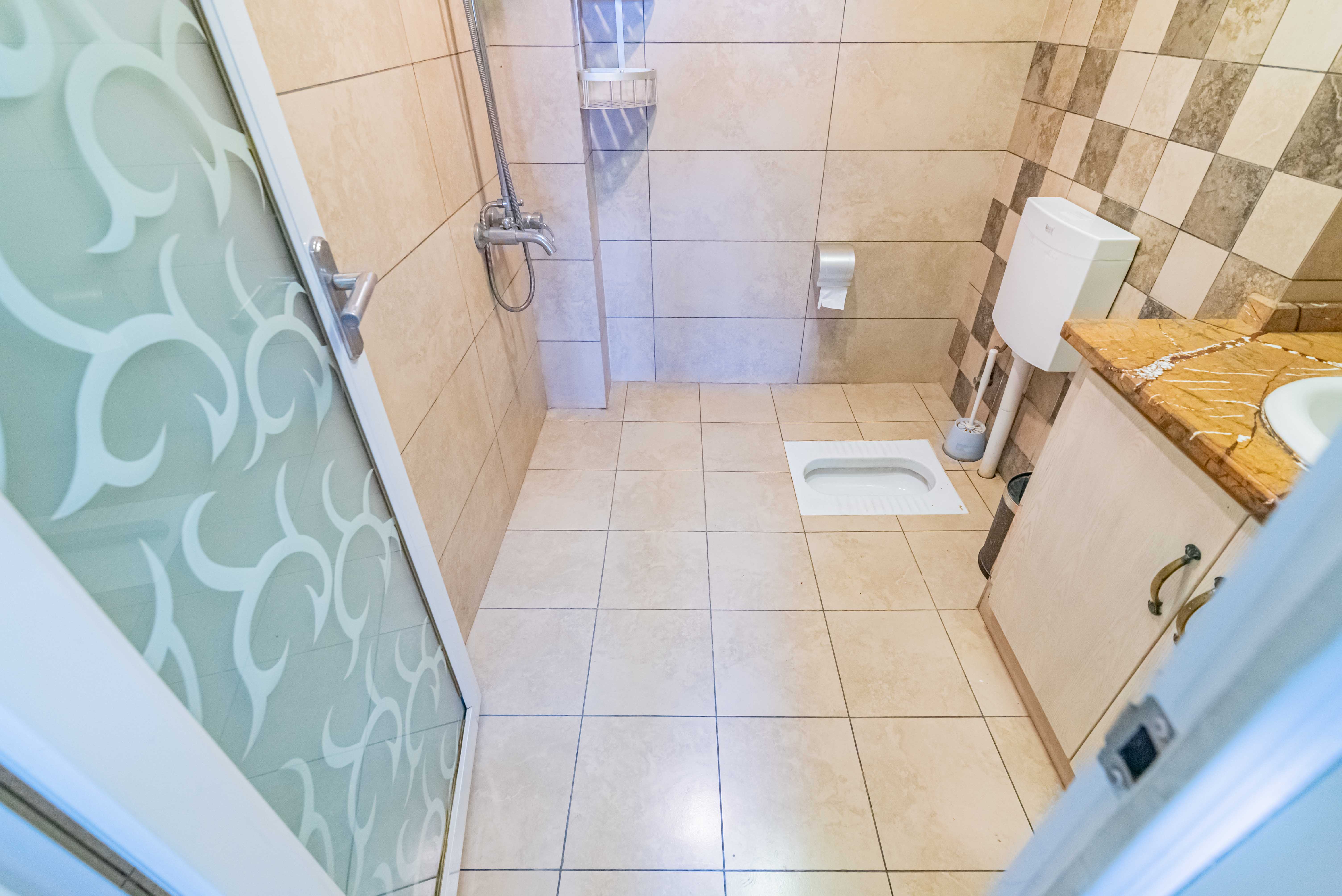 藏珑湖上国际花园  3室2厅2卫    138.0万 藏珑湖上国际花园  3室2厅2卫    138.0万卫生间