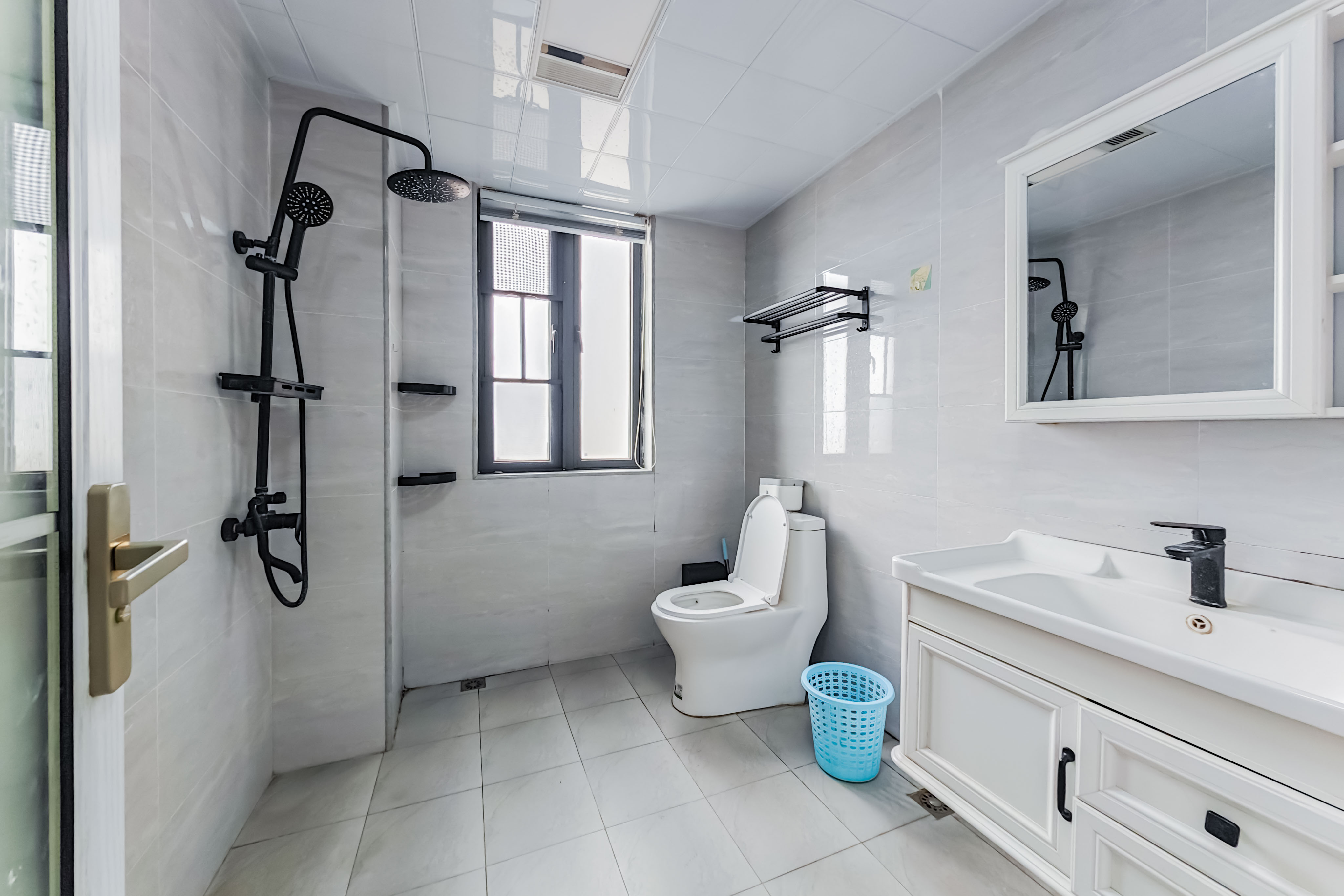 半山壹号 3室2厅2卫 109.99万 半山壹号 3室2厅2卫 109.99万其他