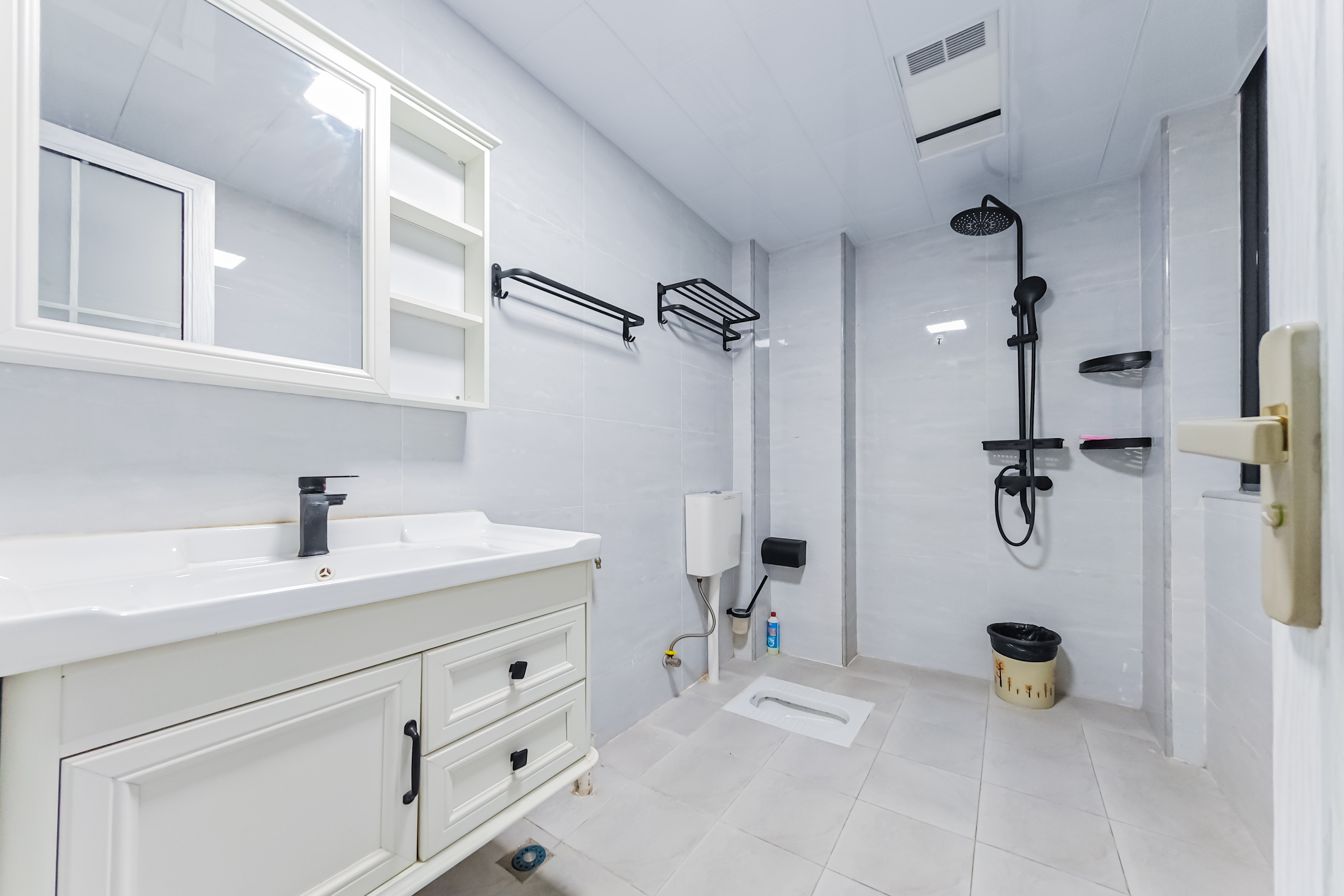 半山壹号 3室2厅2卫 109.99万 半山壹号 3室2厅2卫 109.99万卫生间