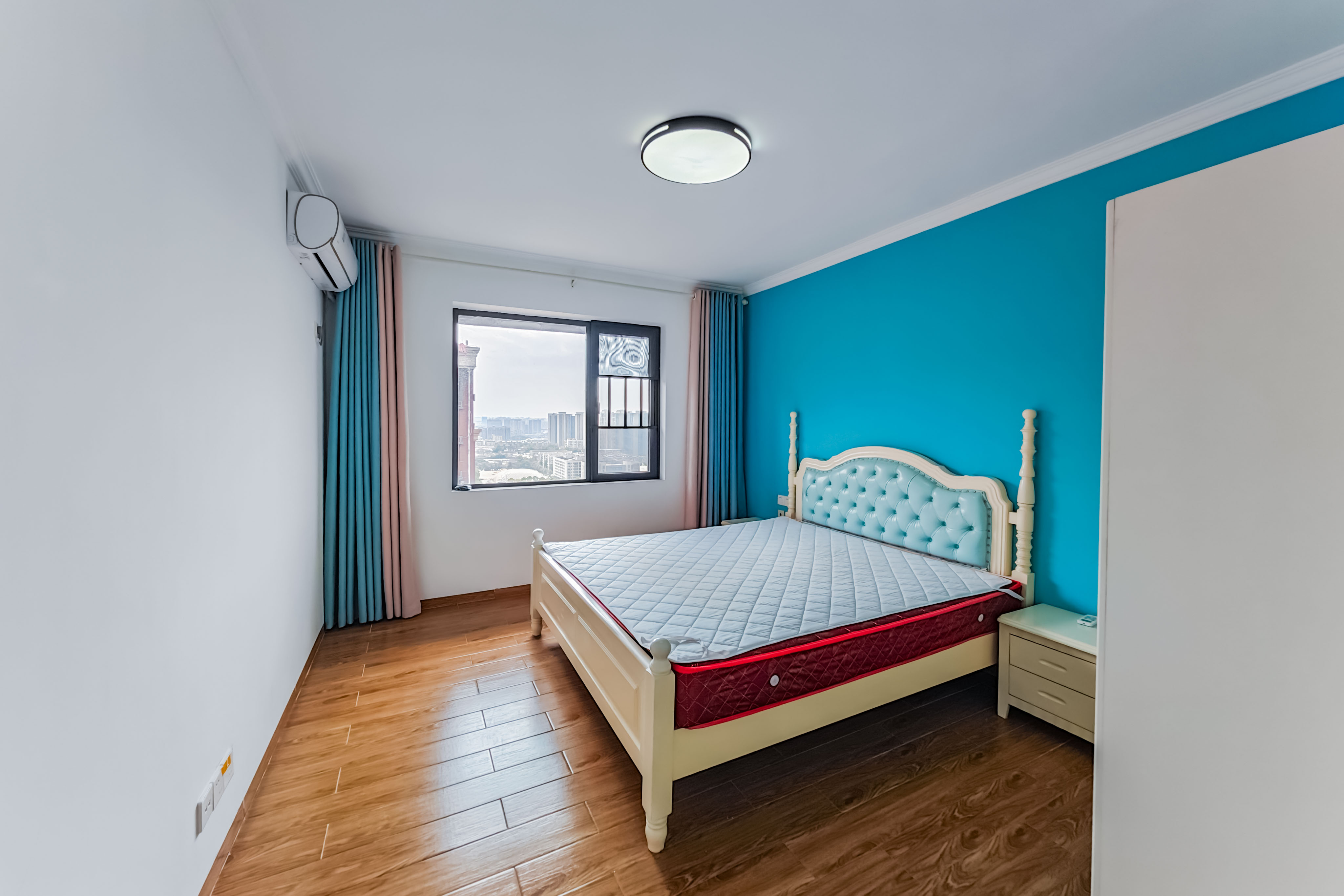 半山壹号 3室2厅2卫 109.99万 半山壹号 3室2厅2卫 109.99万卧室