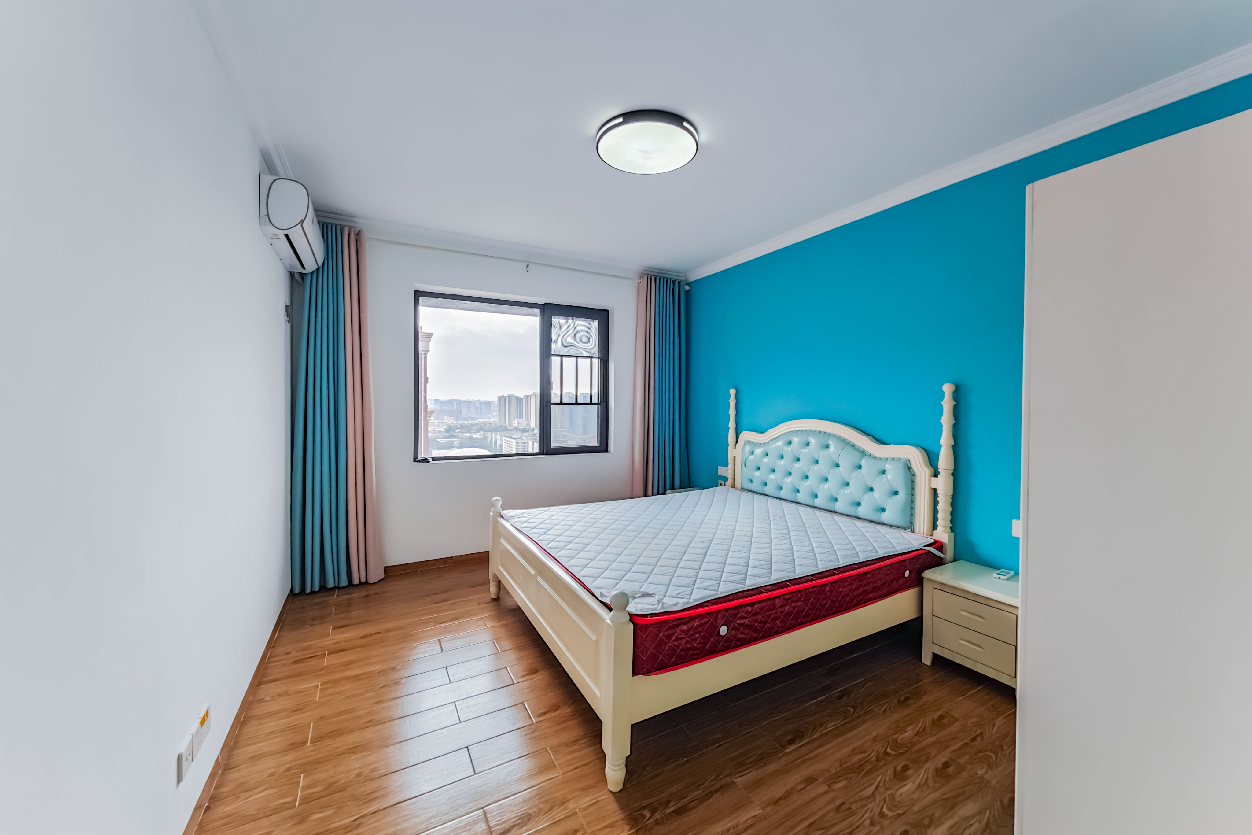 半山壹号 3室2厅2卫 109.99万 半山壹号 3室2厅2卫 109.99万卧室