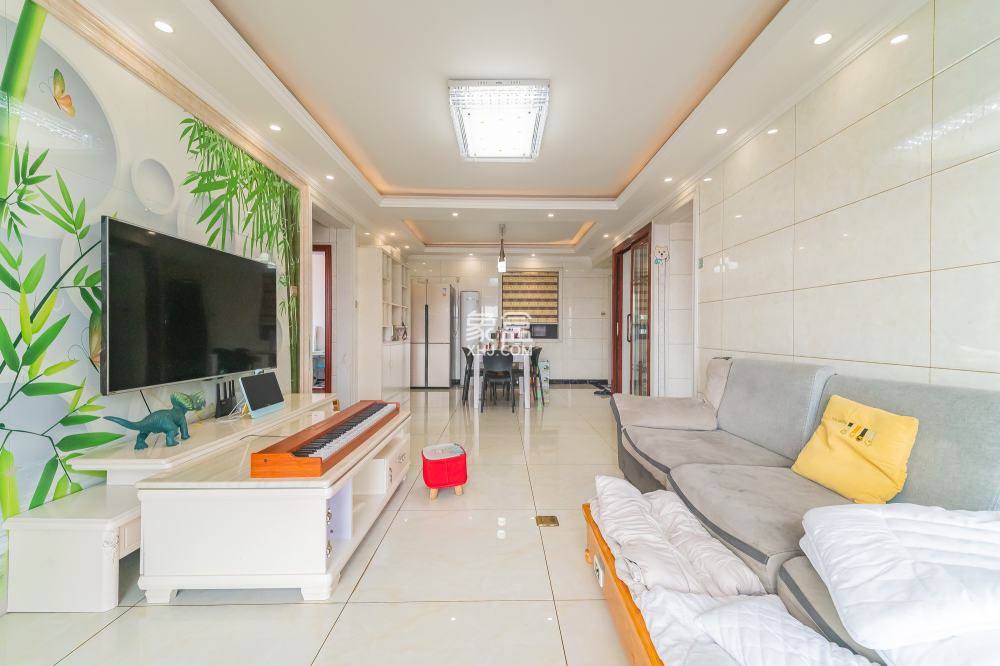 星湖湾一期高层  4室2厅1卫    88.0万