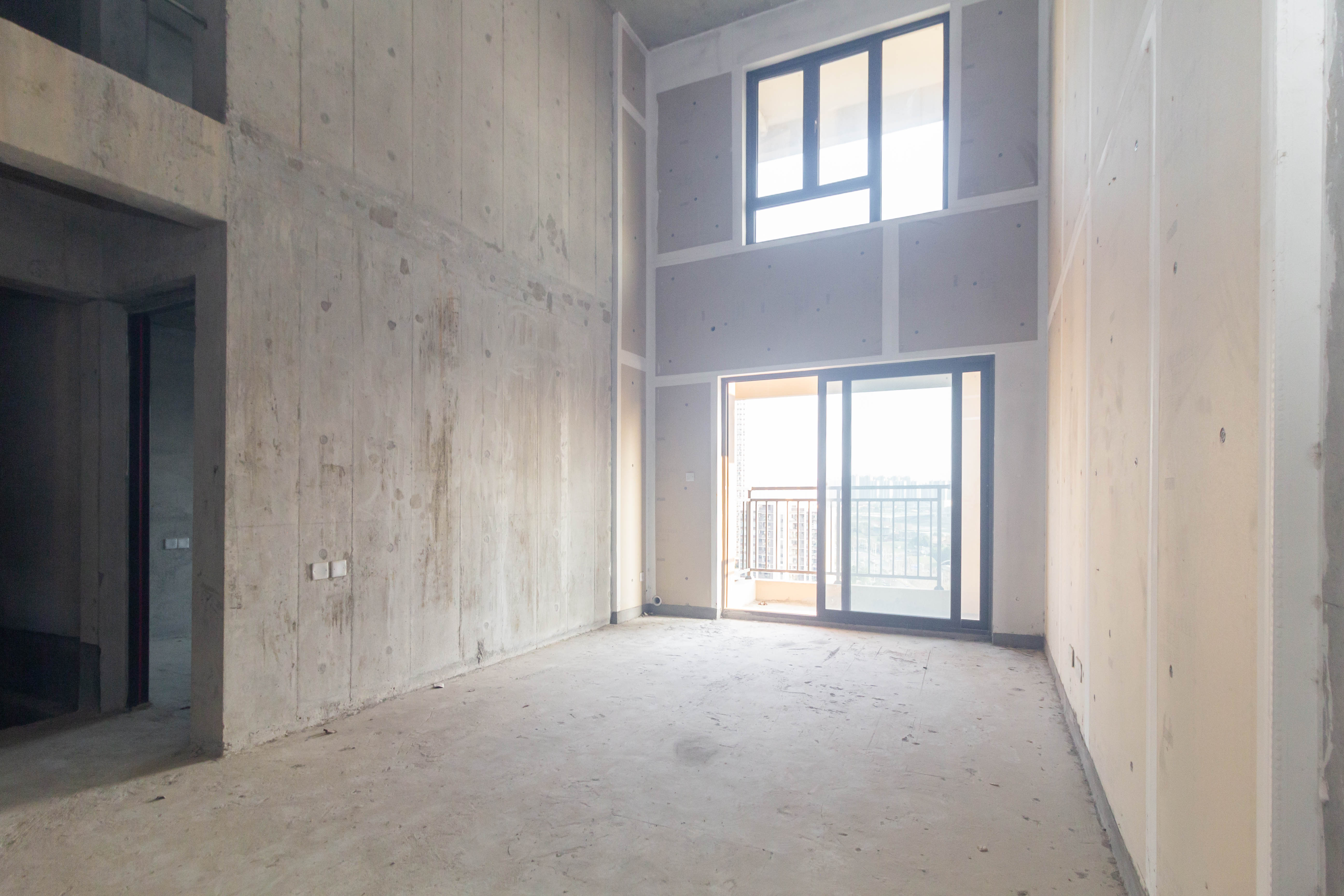 龙湖碧桂园天宸原著 4室2厅2卫 150.0万 龙湖碧桂园天宸原著 4室2厅2卫 150.0万客厅