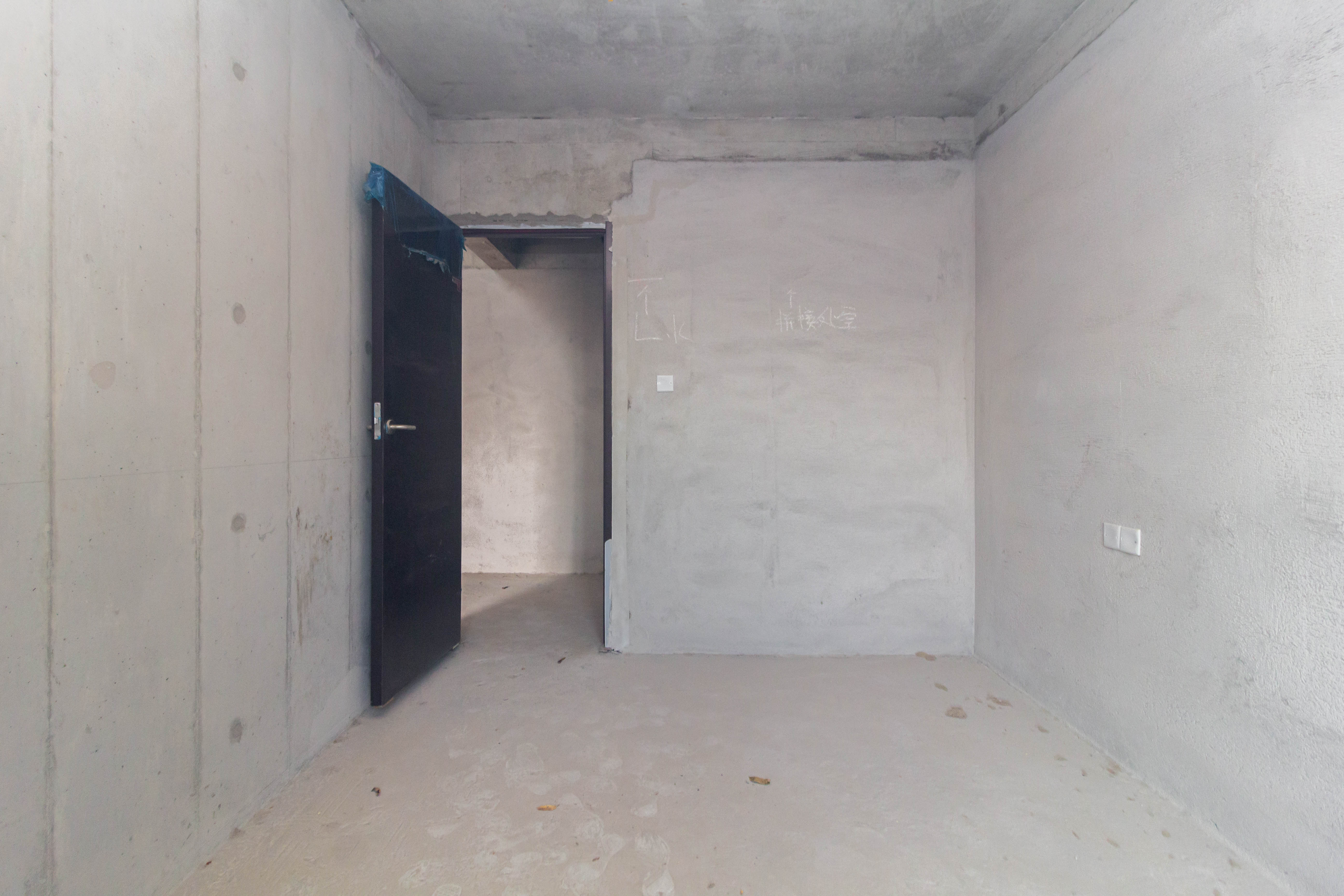 龙湖碧桂园天宸原著 4室2厅2卫 150.0万 龙湖碧桂园天宸原著 4室2厅2卫 150.0万卧室