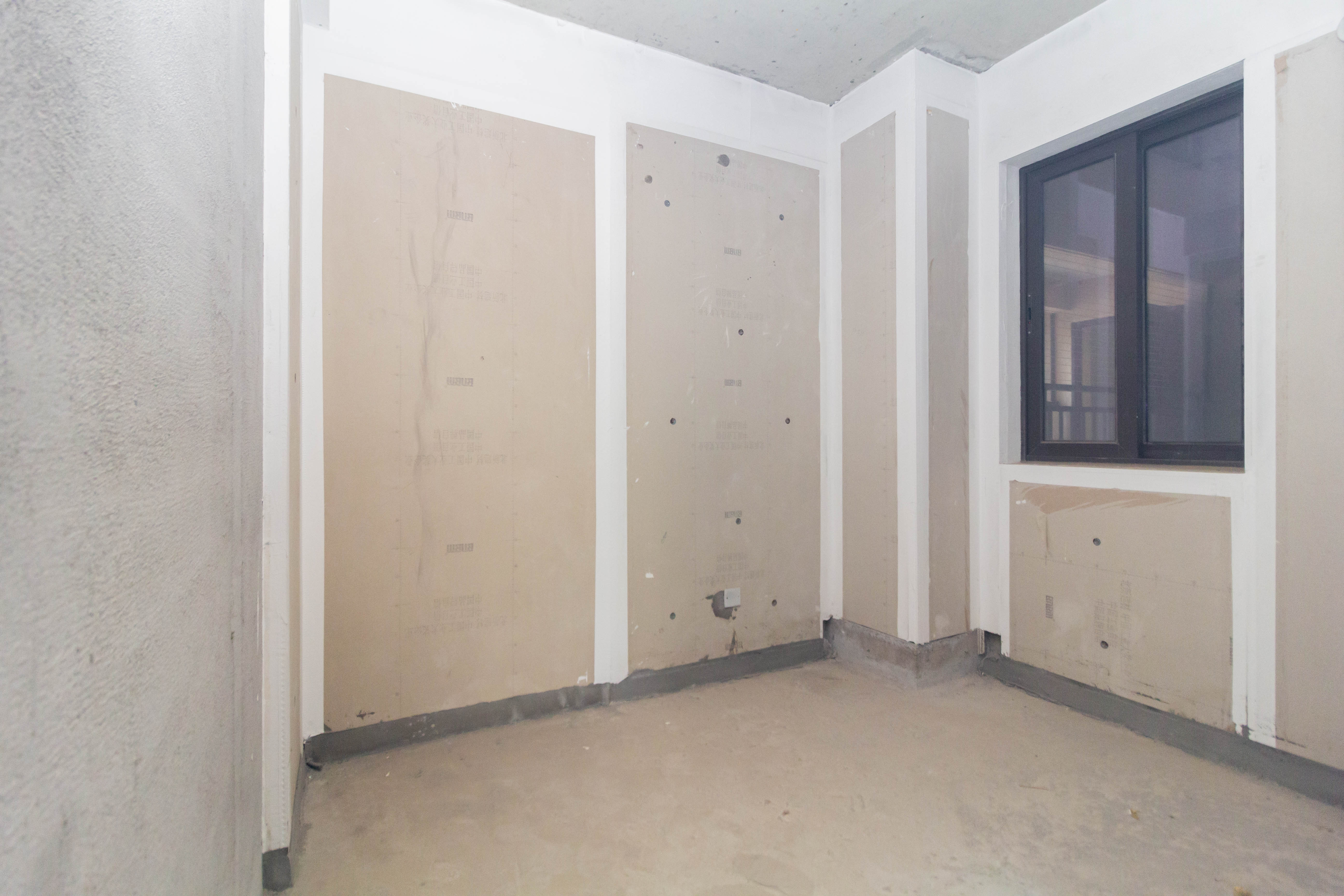 龙湖碧桂园天宸原著 4室2厅2卫 150.0万 龙湖碧桂园天宸原著 4室2厅2卫 150.0万卧室