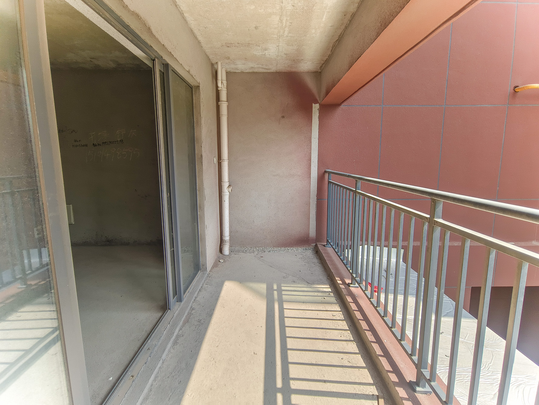 佳俊万家府 4室2厅2卫 93.5万 佳俊万家府 4室2厅2卫 93.5万阳台