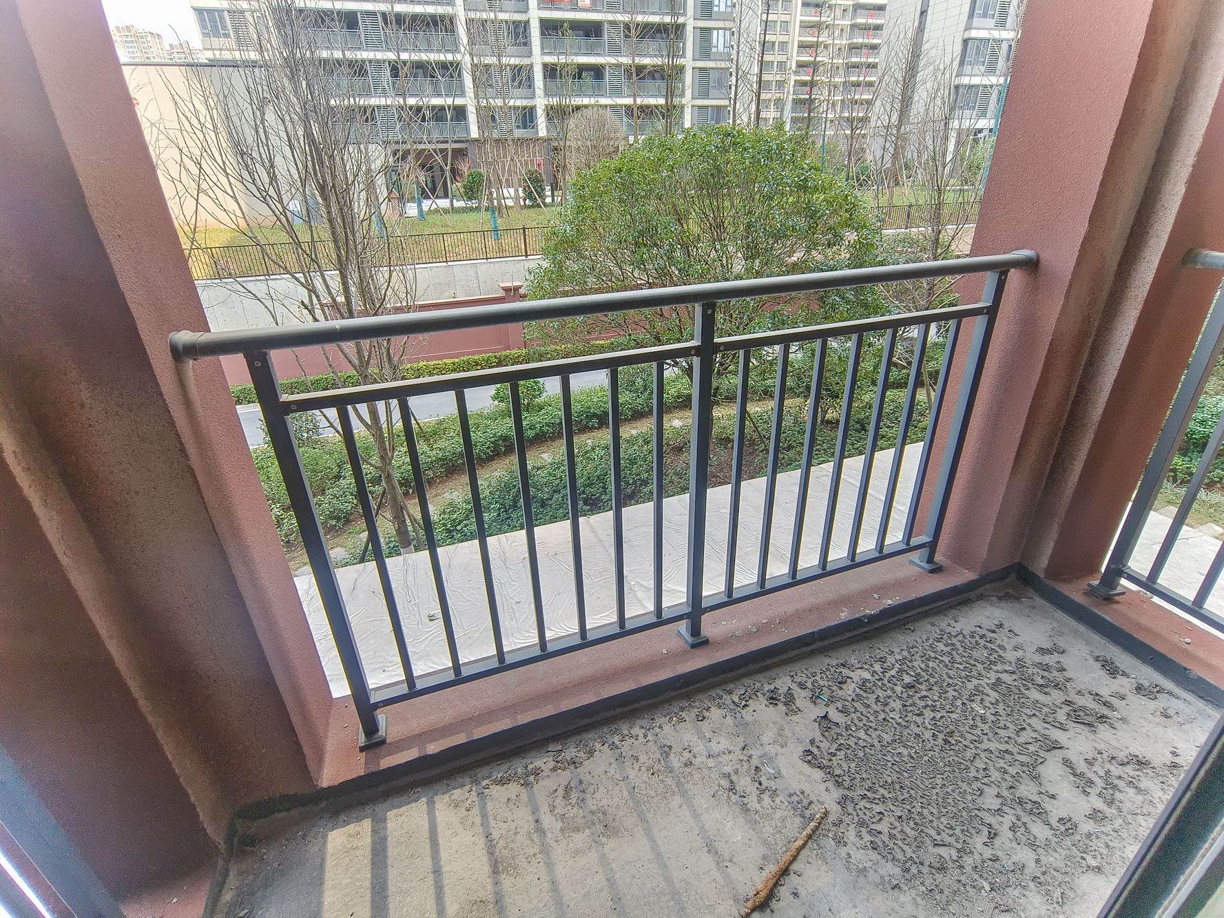 佳俊万家府 4室2厅2卫 93.5万 佳俊万家府 4室2厅2卫 93.5万阳台