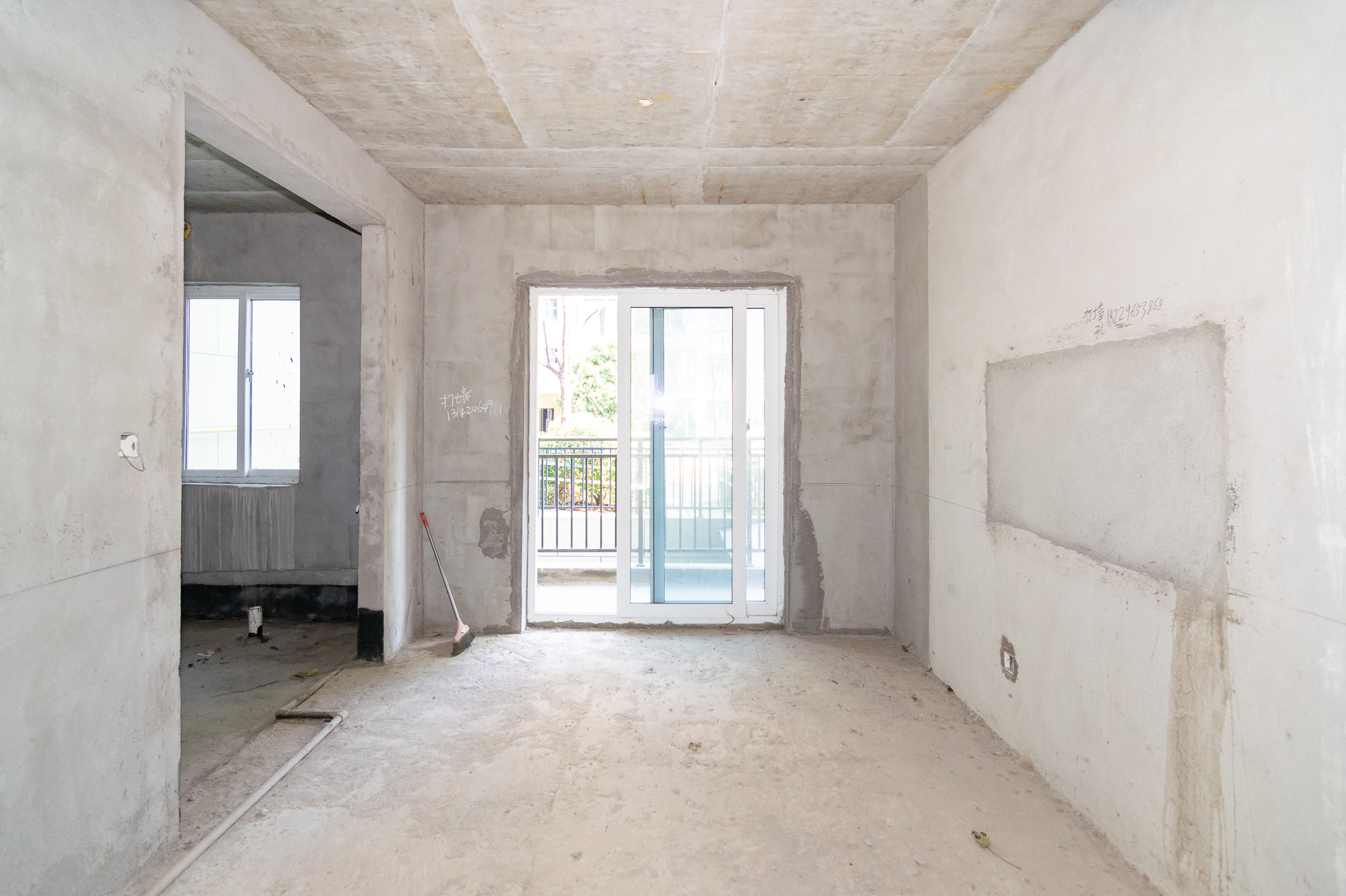 新华联梦想城 3室2厅2卫 102.0万 新华联梦想城 3室2厅2卫 102.0万客厅