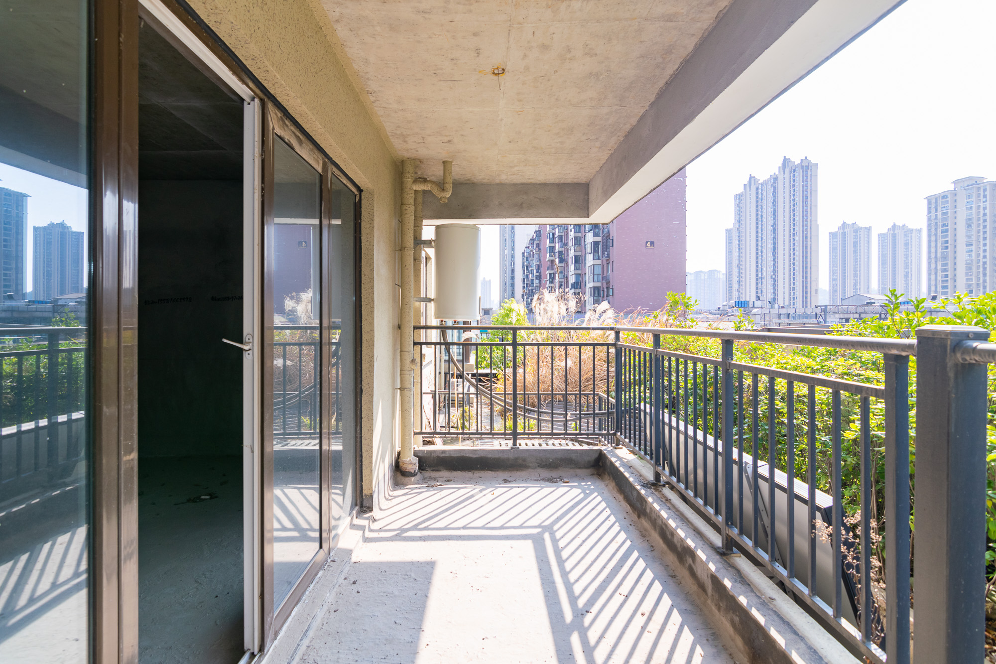 新华联梦想城 3室2厅2卫 102.0万 新华联梦想城 3室2厅2卫 102.0万阳台