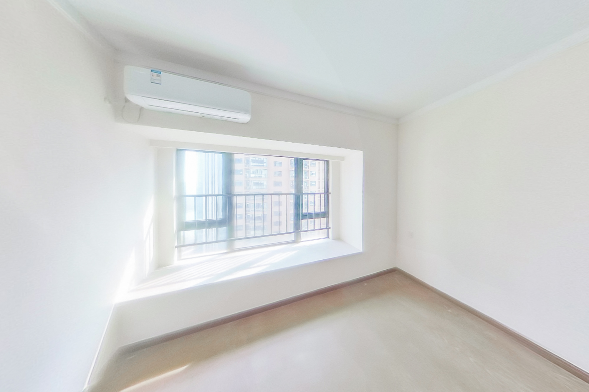 滨江府1913  4室2厅2卫   262.00万卧室