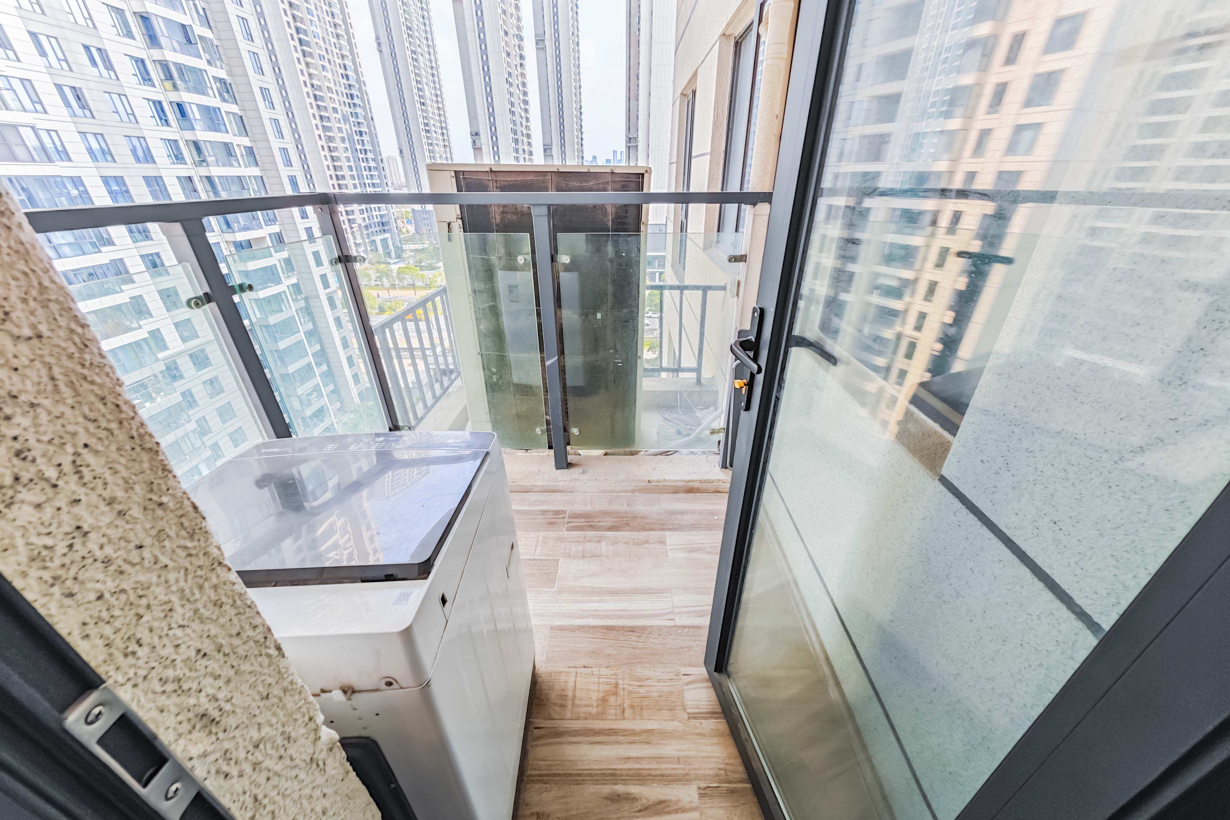 绿地长沙城际空间站(绿地新里佳苑)  5室2厅2卫    180.0万 绿地长沙城际空间站(绿地新里佳苑)  5室2厅2卫    180.0万其他