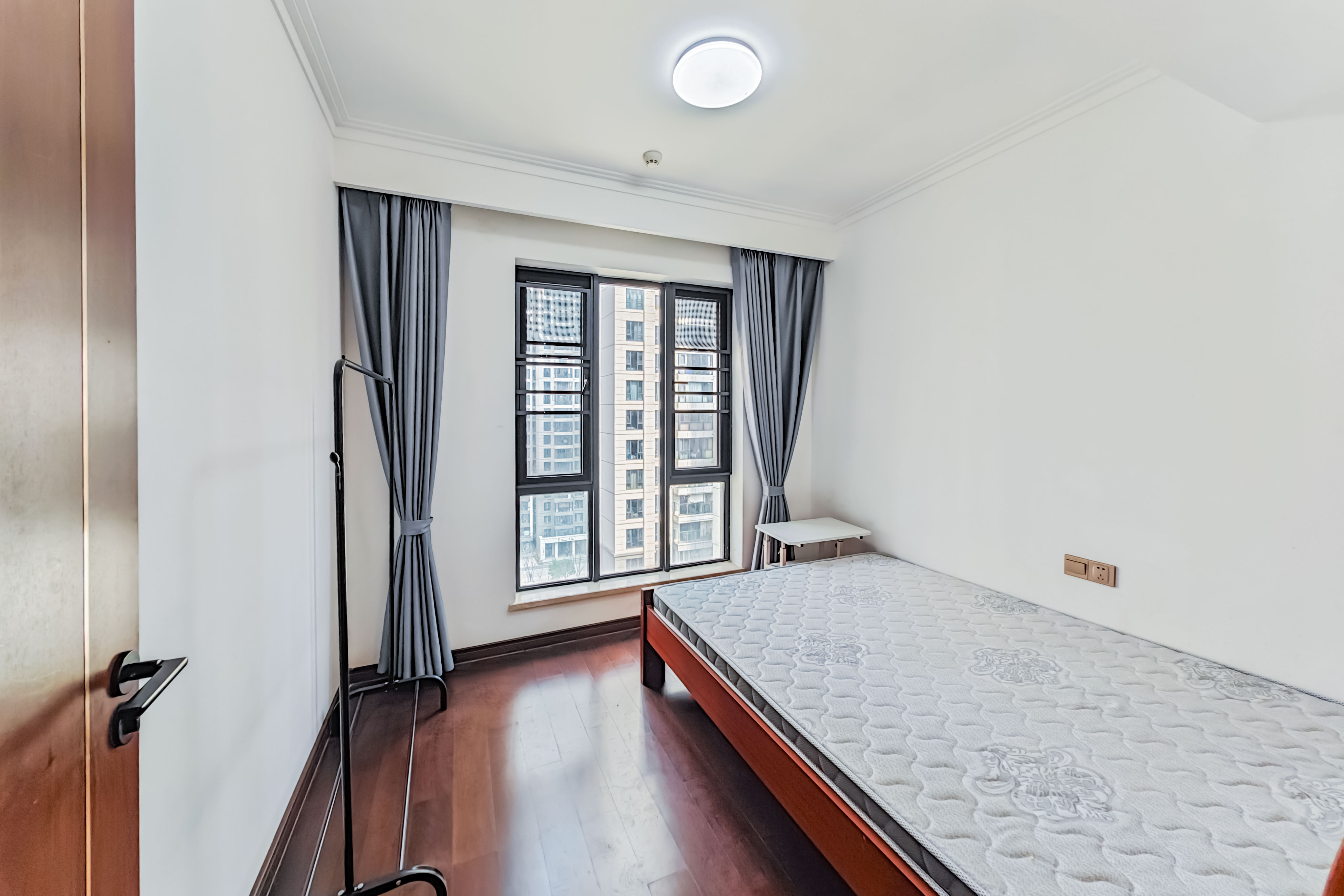 绿地长沙城际空间站(绿地新里佳苑)  5室2厅2卫    180.0万 绿地长沙城际空间站(绿地新里佳苑)  5室2厅2卫    180.0万卧室