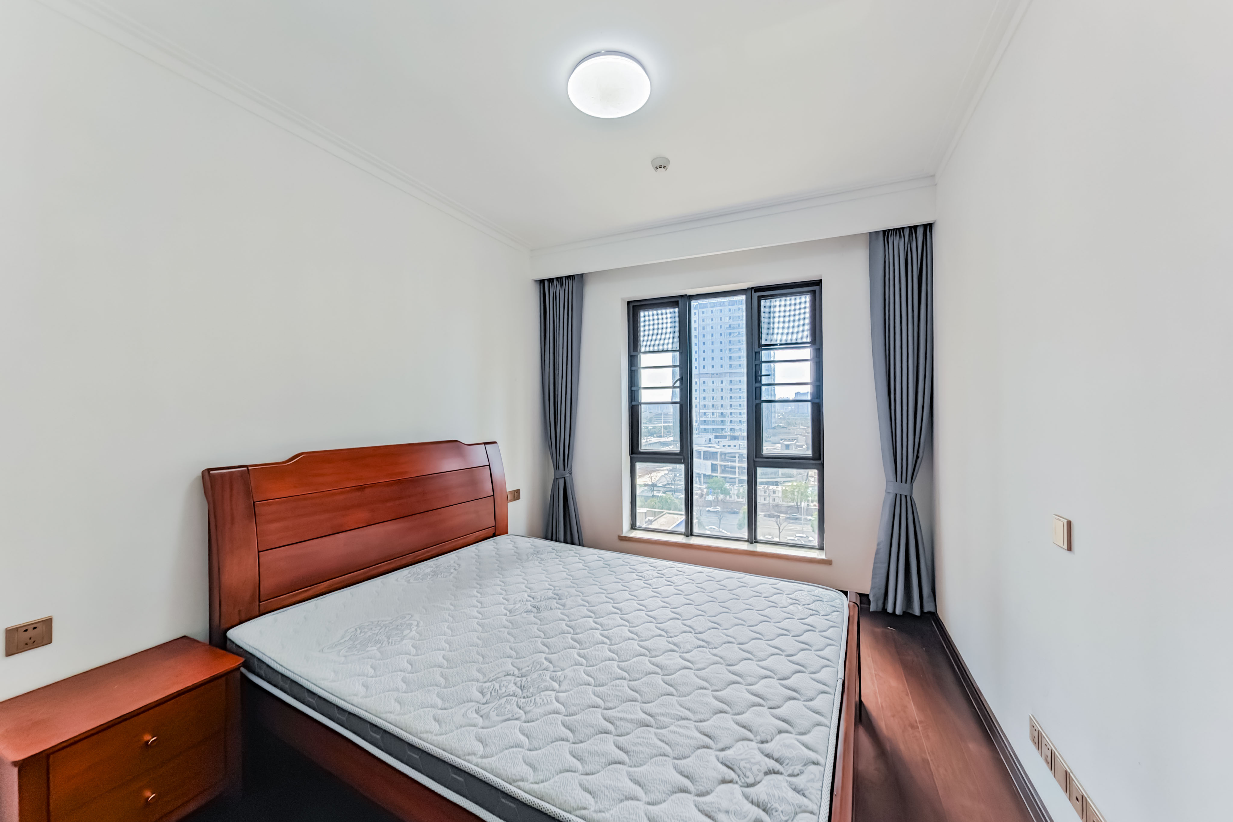 绿地长沙城际空间站(绿地新里佳苑)  5室2厅2卫    180.0万 绿地长沙城际空间站(绿地新里佳苑)  5室2厅2卫    180.0万卧室