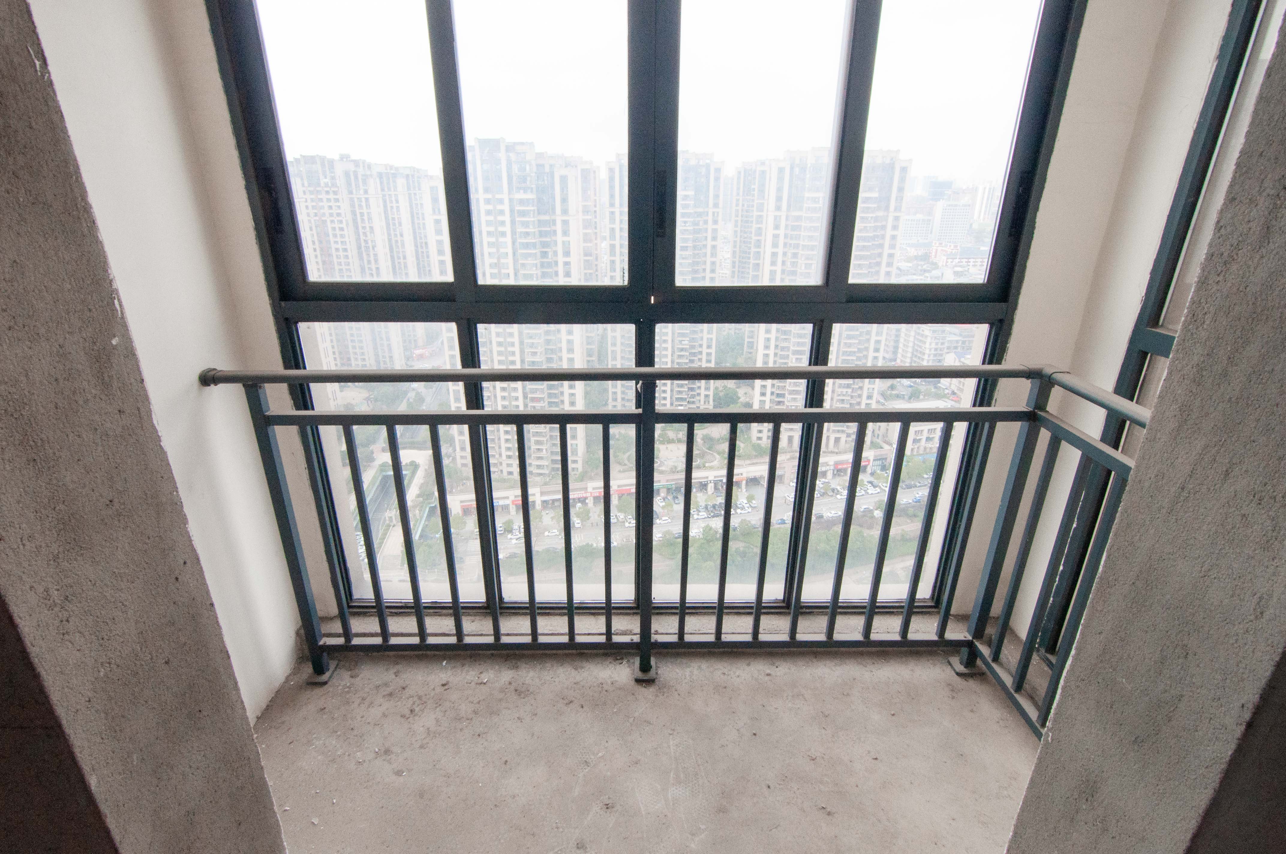 中建梅溪湖中心  4室2厅2卫   237.00万其他
