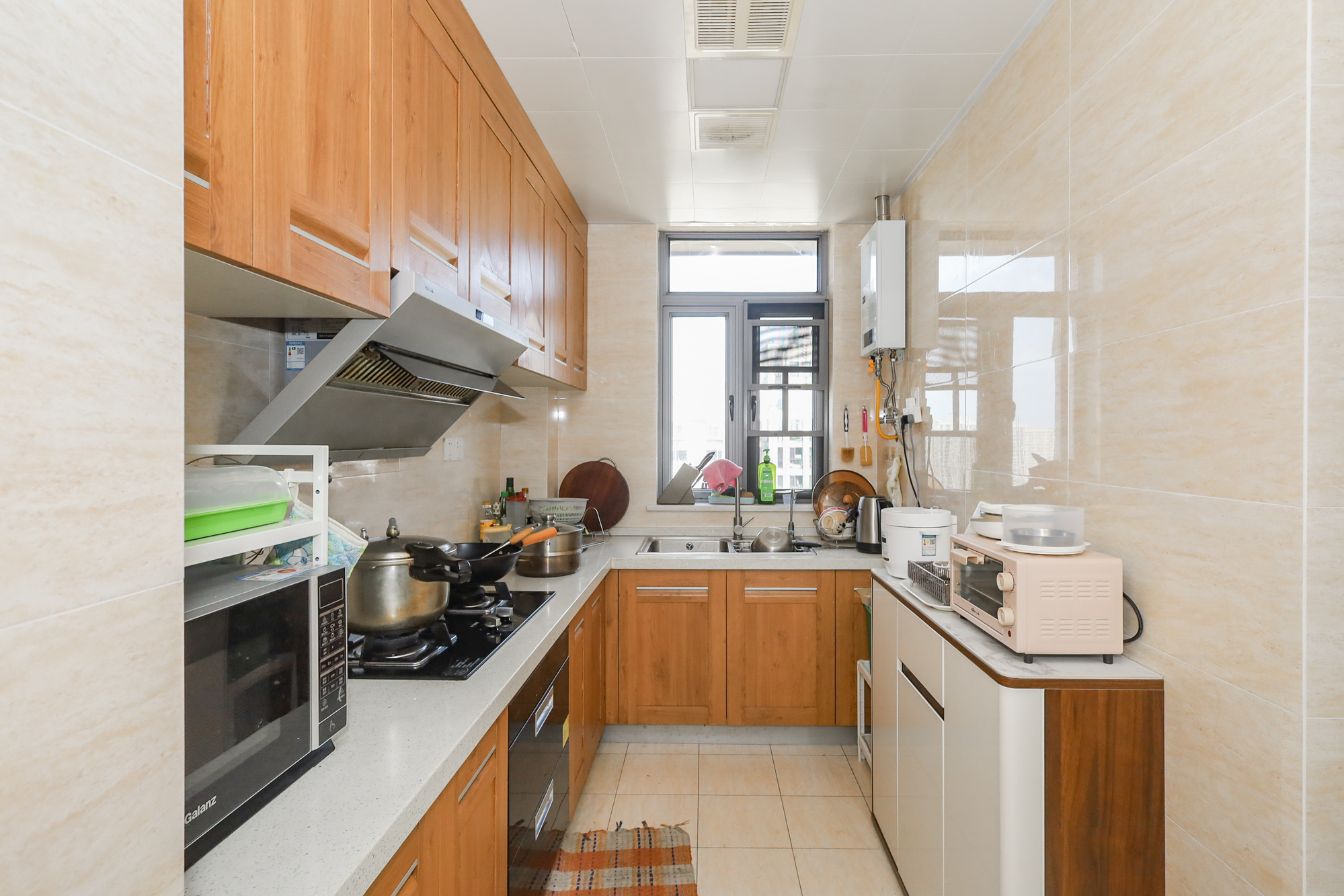 八方小区B区  3室2厅2卫    388.8万 八方小区B区  3室2厅2卫    388.8万厨房