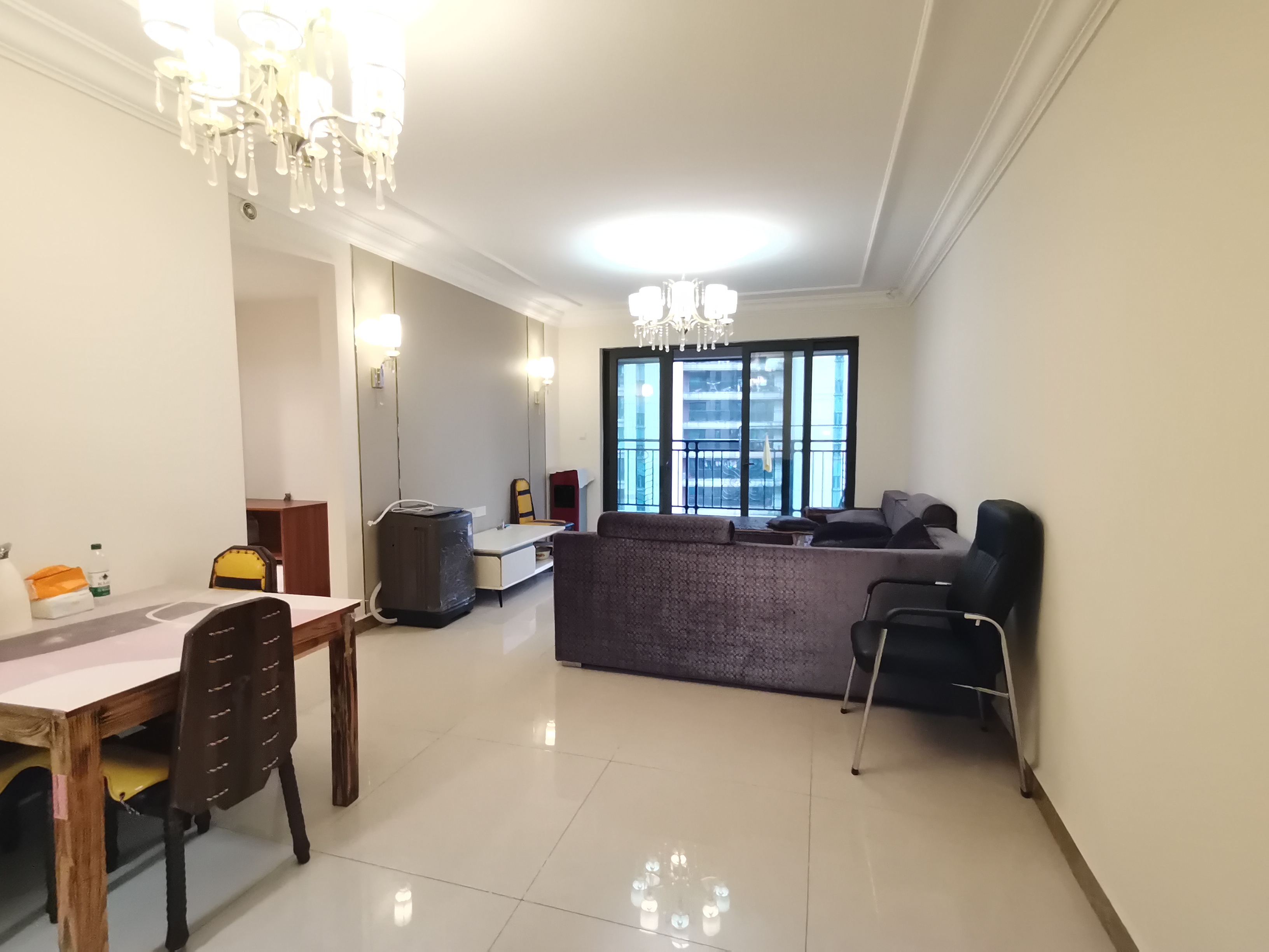 恒大华府 3室2厅2卫 100.0万 恒大华府 3室2厅2卫 100.0万室内图