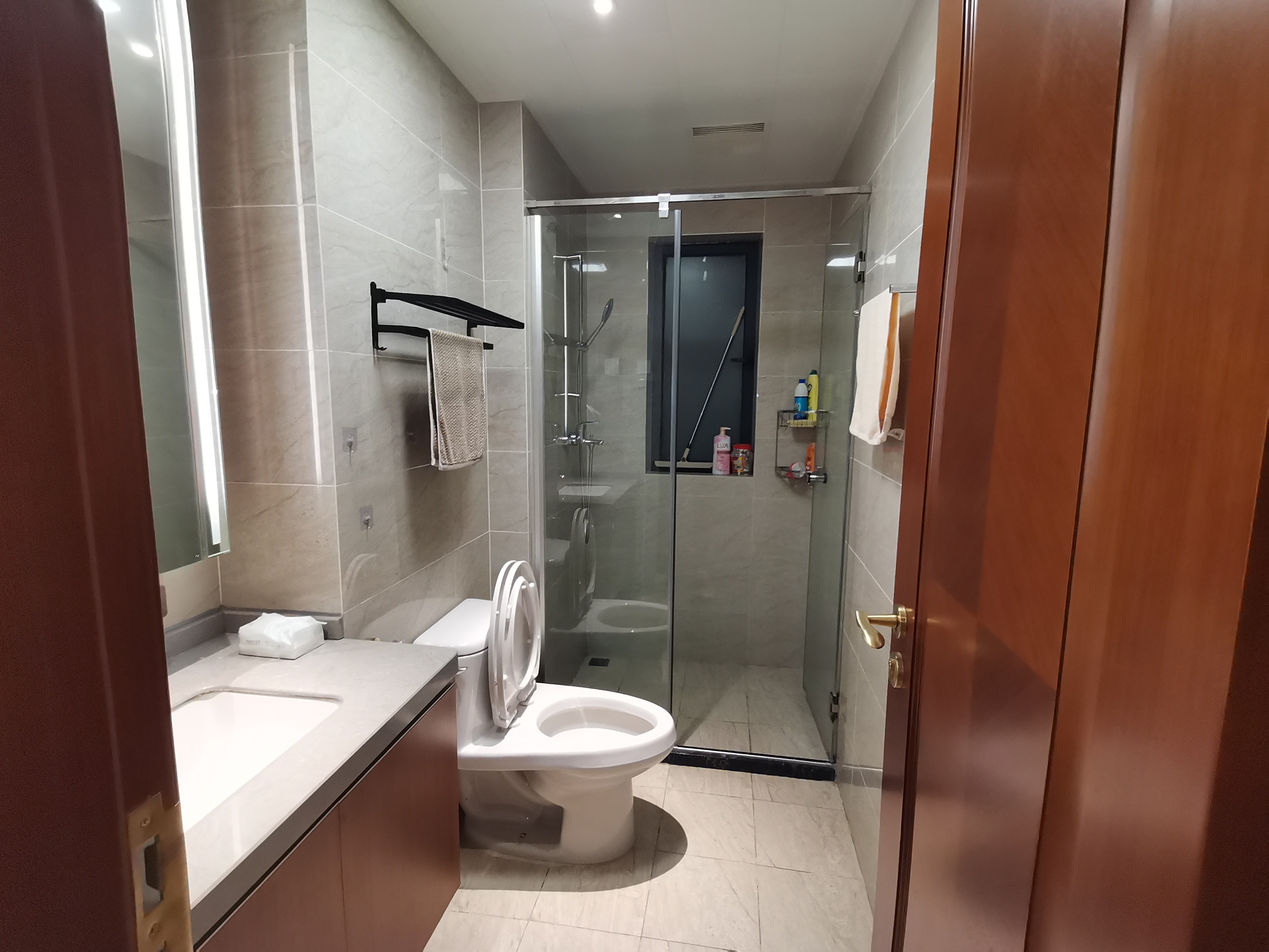 恒大华府 3室2厅2卫 100.0万 恒大华府 3室2厅2卫 100.0万室内图