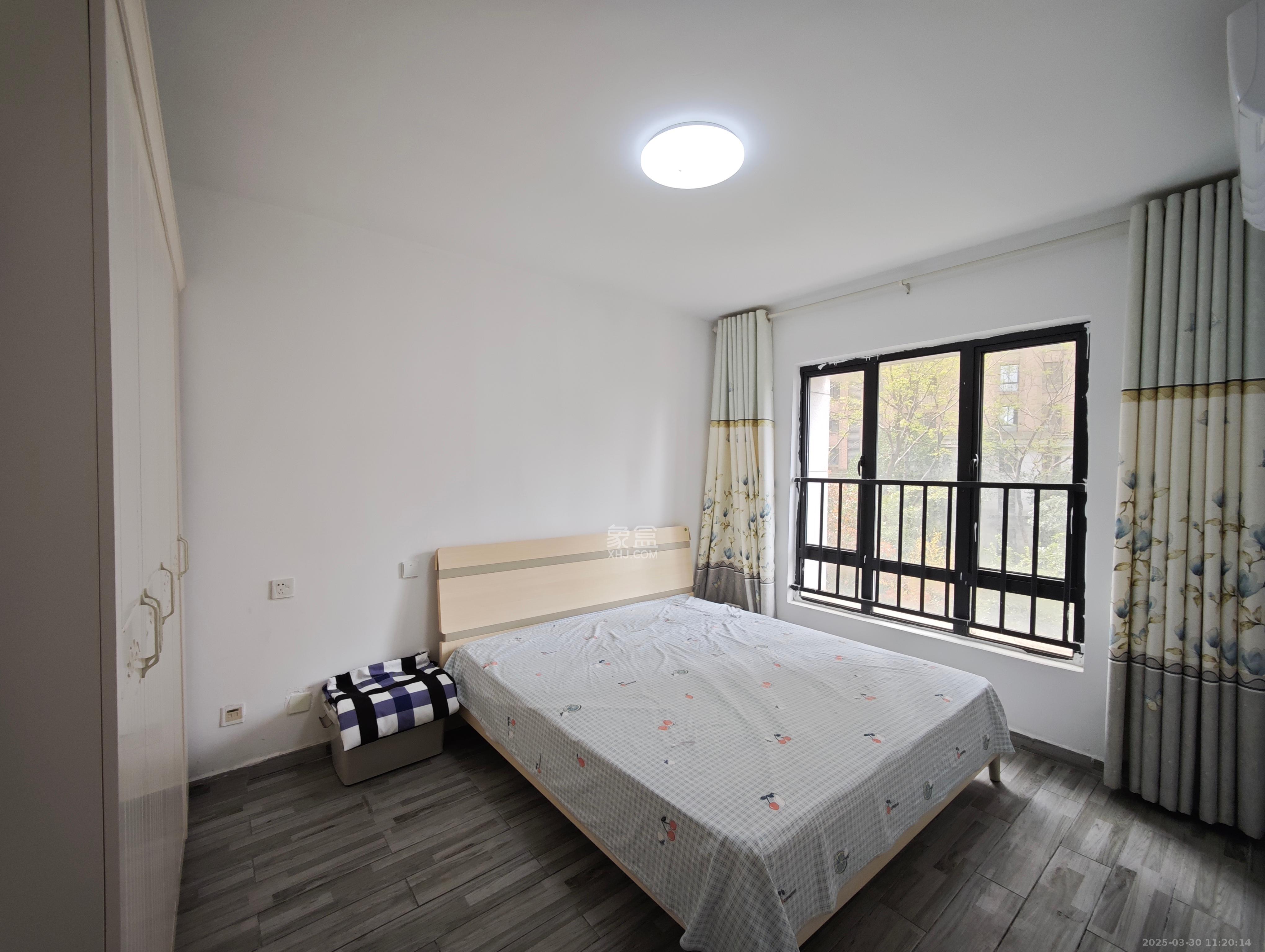 三一街区 2室2厅1卫 1500.0元/月 三一街区 2室2厅1卫 1500.0元/月室内图