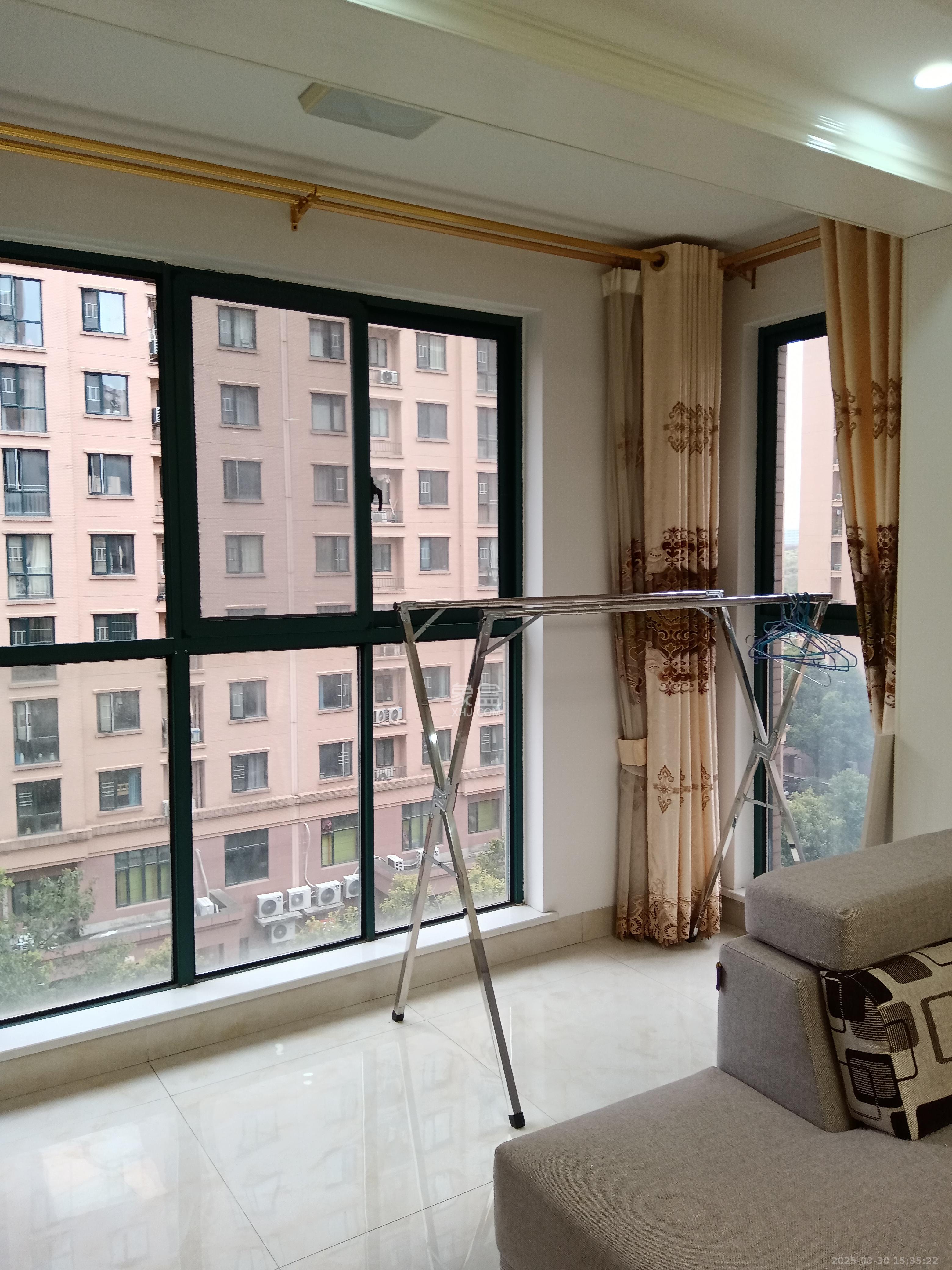 丽发新城  2室2厅1卫   1800.00元/月室内图