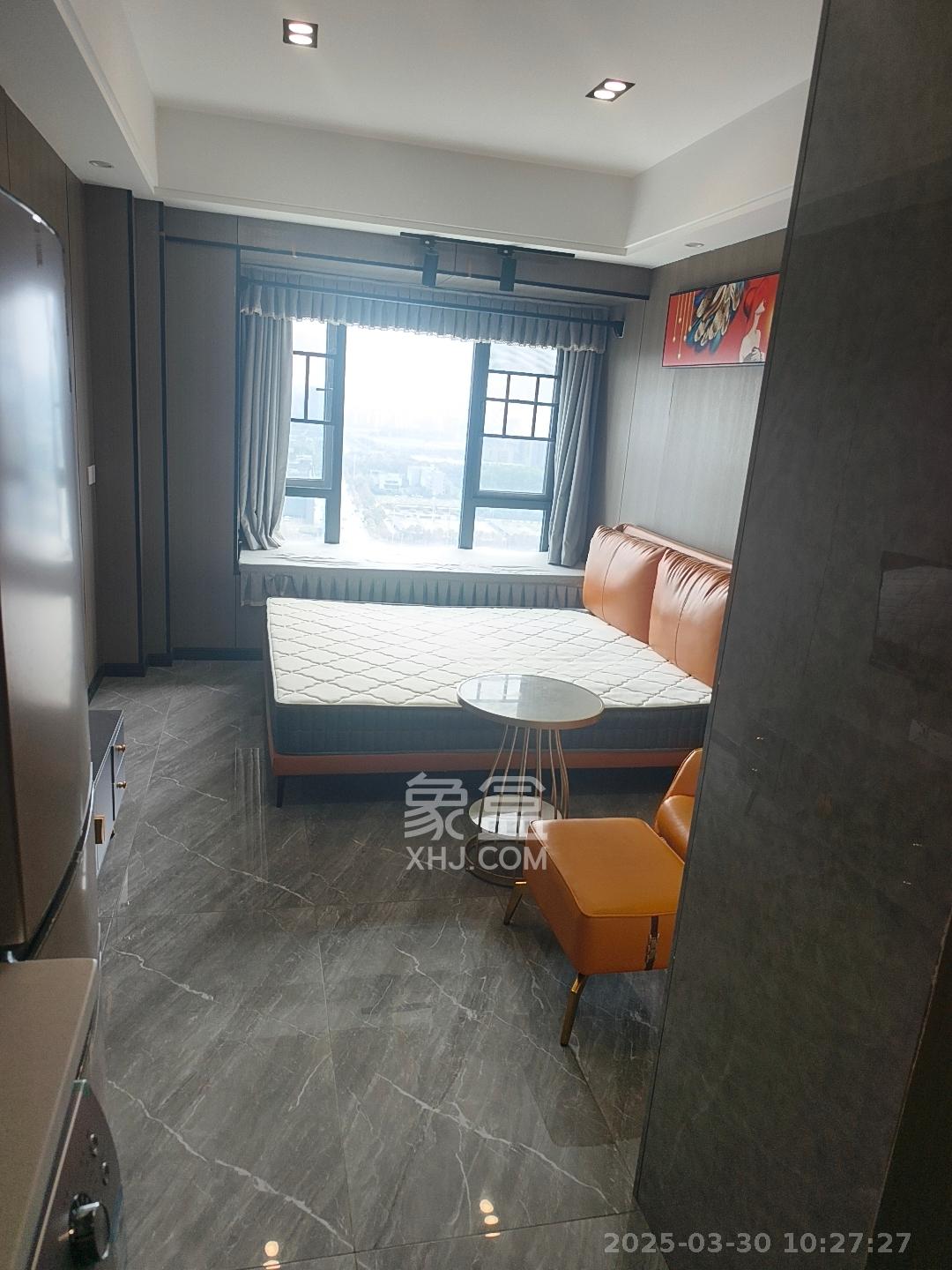 龙湖湘江星座(祺鑫星座公寓)  1室1厅1卫    1700.0元/月 龙湖湘江星座(祺鑫星座公寓)  1室1厅1卫    1700.0元/月